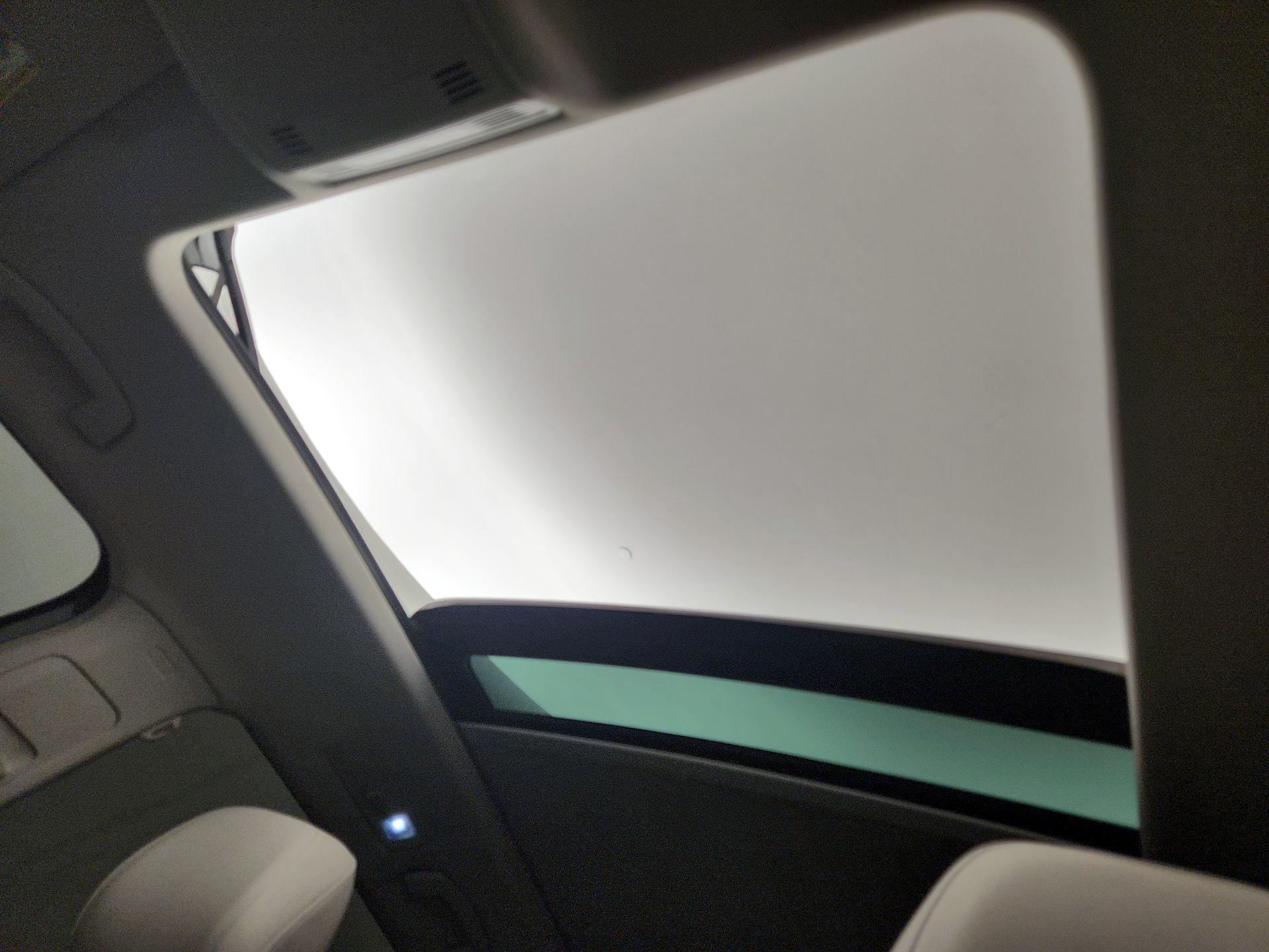 Thumbnail: 2019 Volkswagen Tiguan - 19