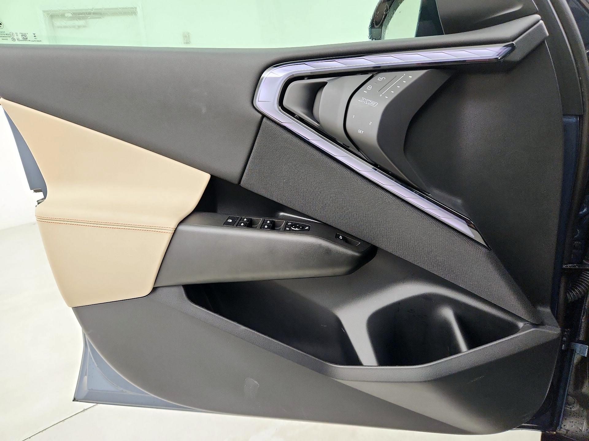 Thumbnail: 2025 BMW X3 - 12