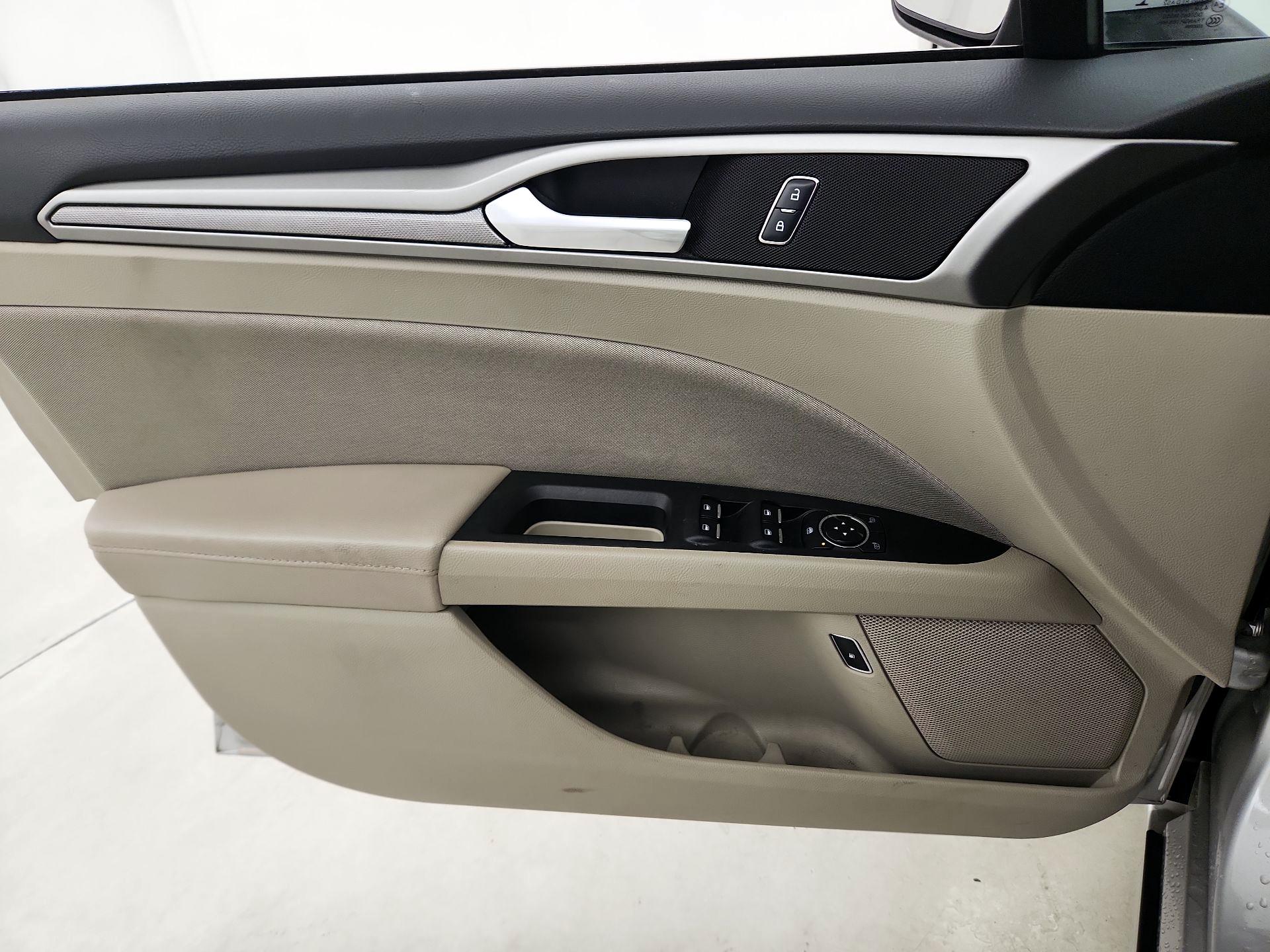 Thumbnail: 2018 Ford Fusion - 12