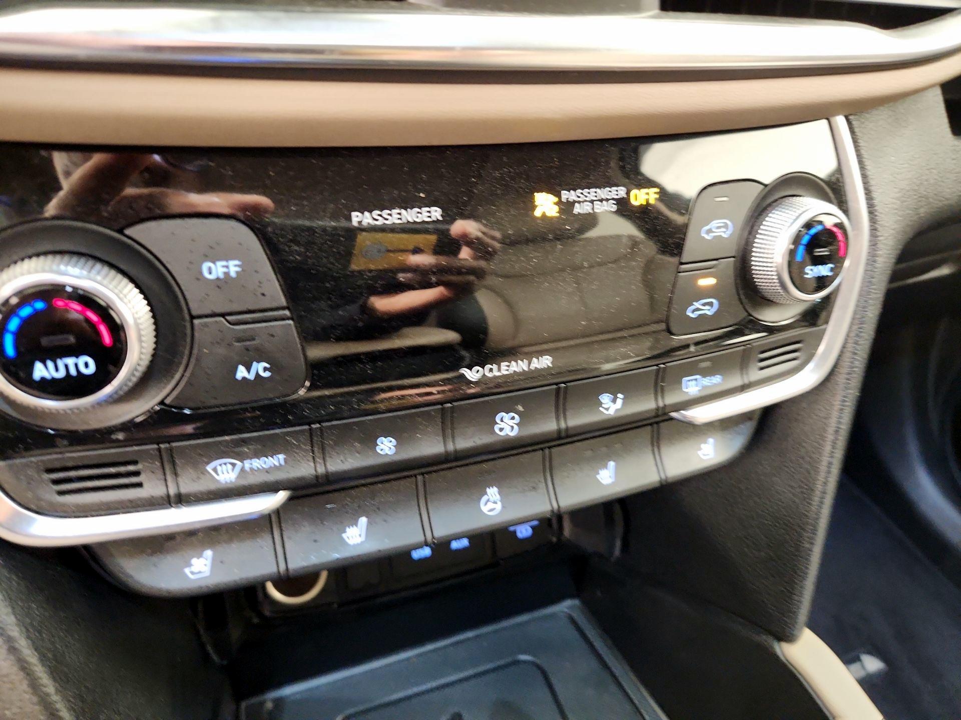 Thumbnail: 2020 Hyundai Santa Fe - 17