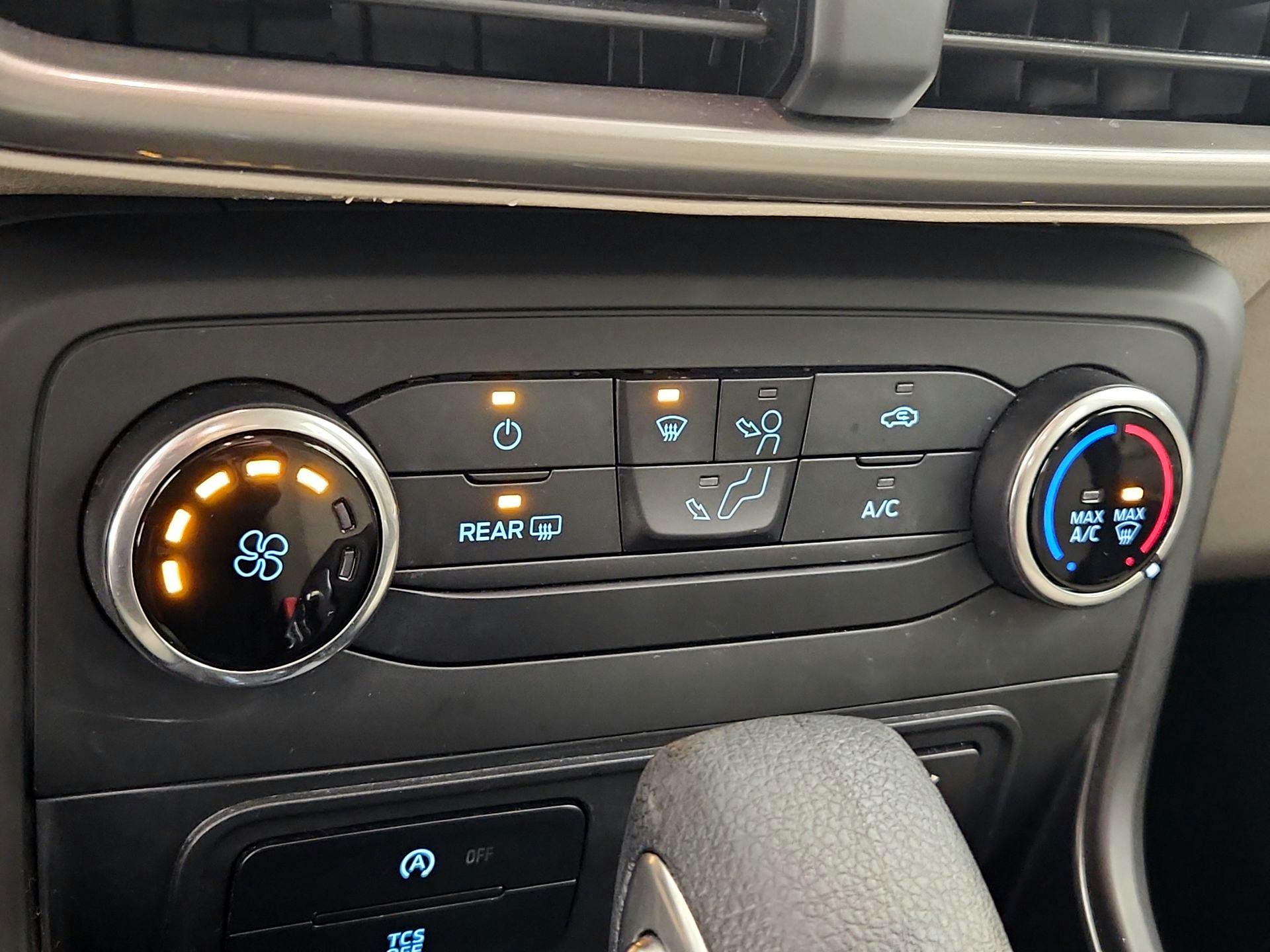 Thumbnail: 2021 Ford EcoSport - 16