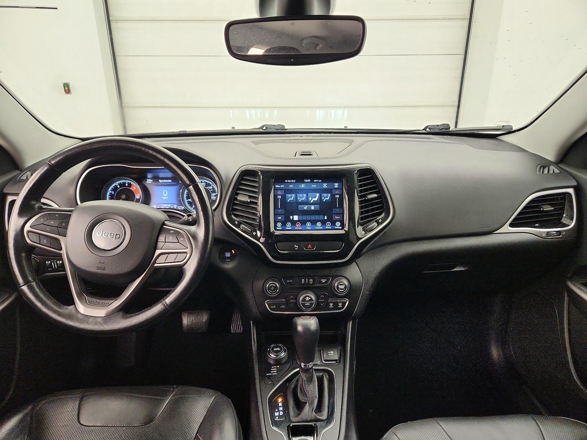 Thumbnail: 2020 Jeep Cherokee - 9