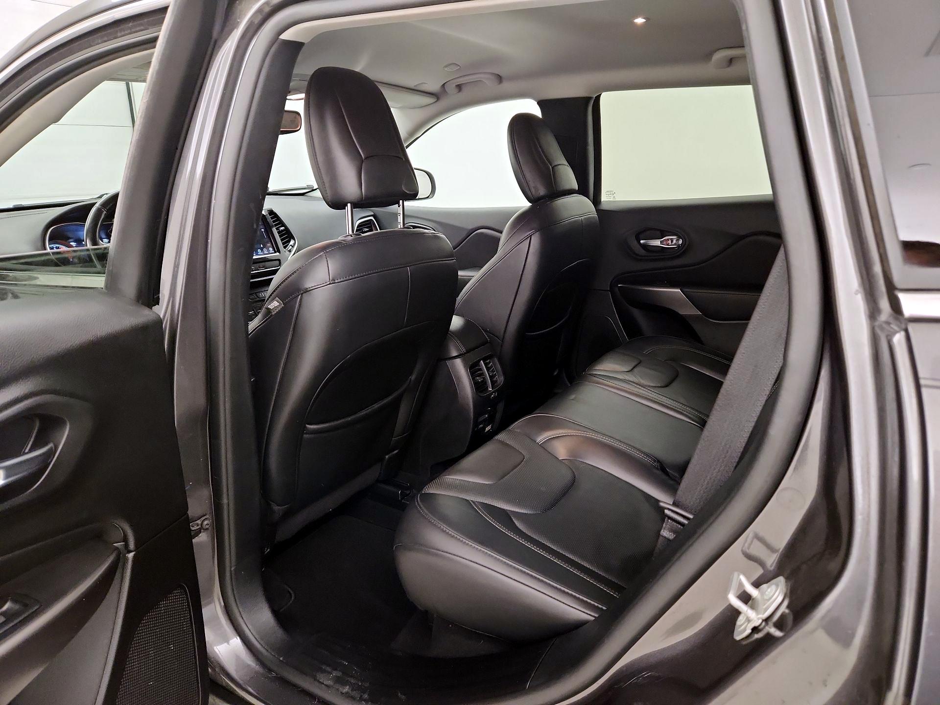 Thumbnail: 2020 Jeep Cherokee - 19