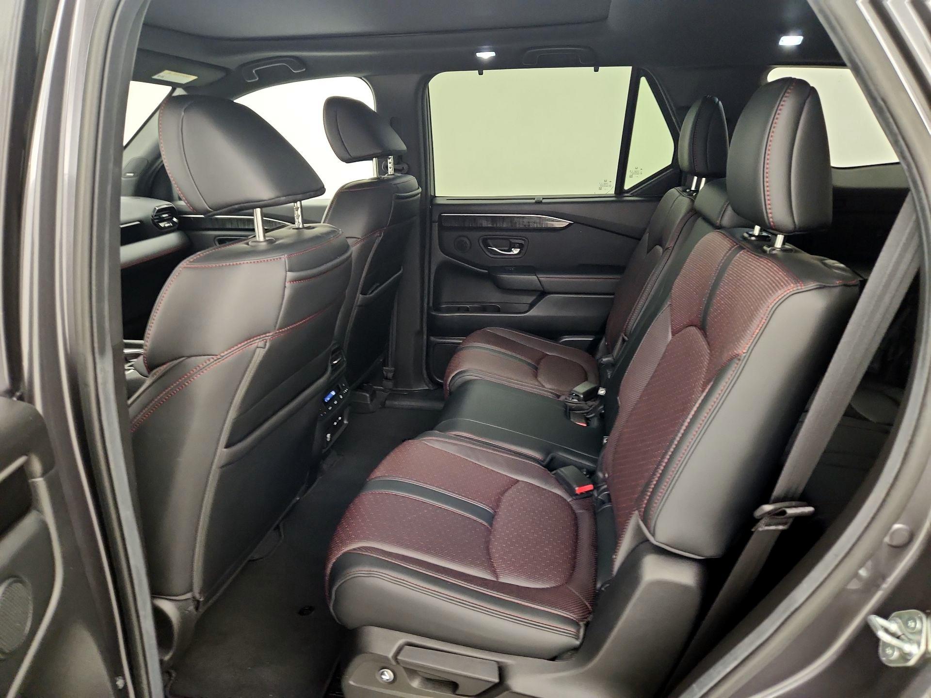 Thumbnail: 2025 Honda Pilot - 20