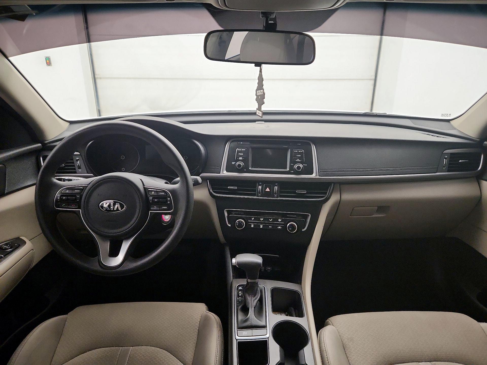 Thumbnail: 2017 Kia Optima - 9