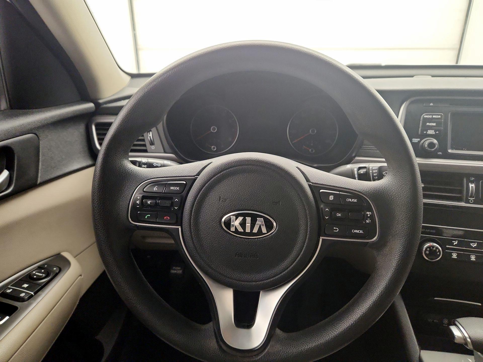 Thumbnail: 2017 Kia Optima - 10