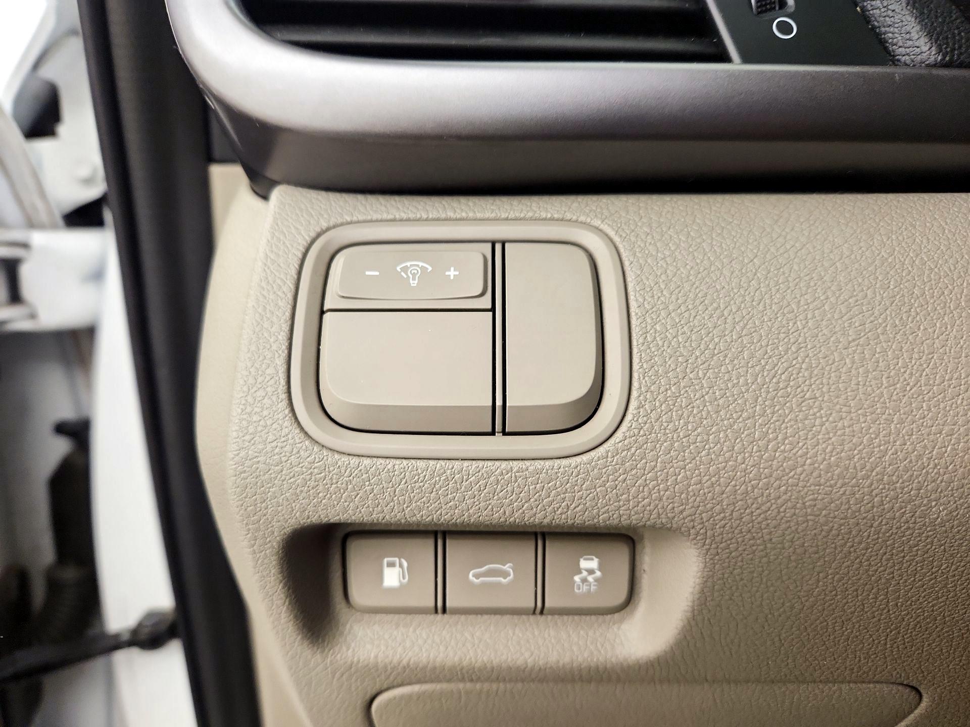 Thumbnail: 2017 Kia Optima - 13