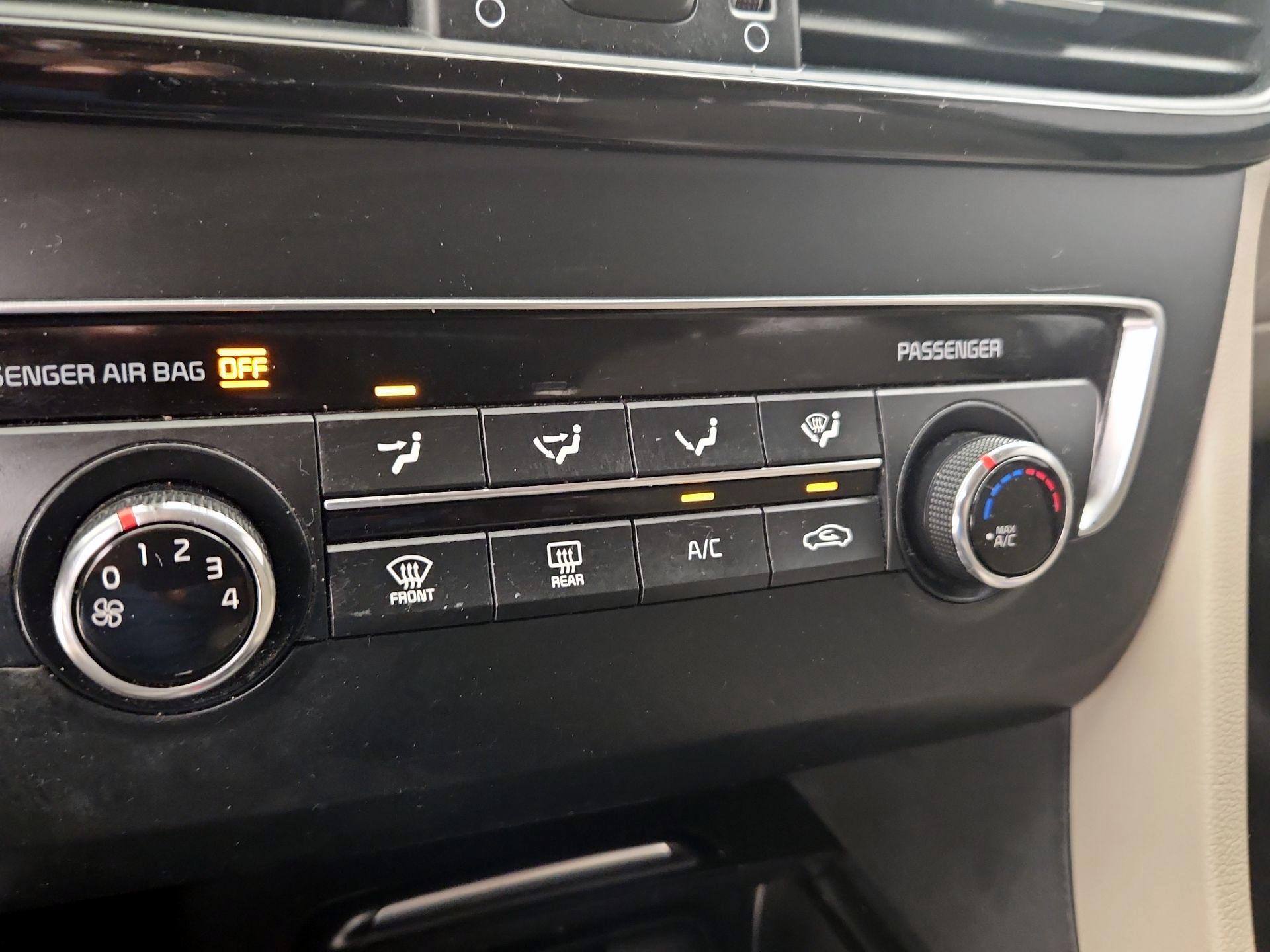 Thumbnail: 2017 Kia Optima - 16