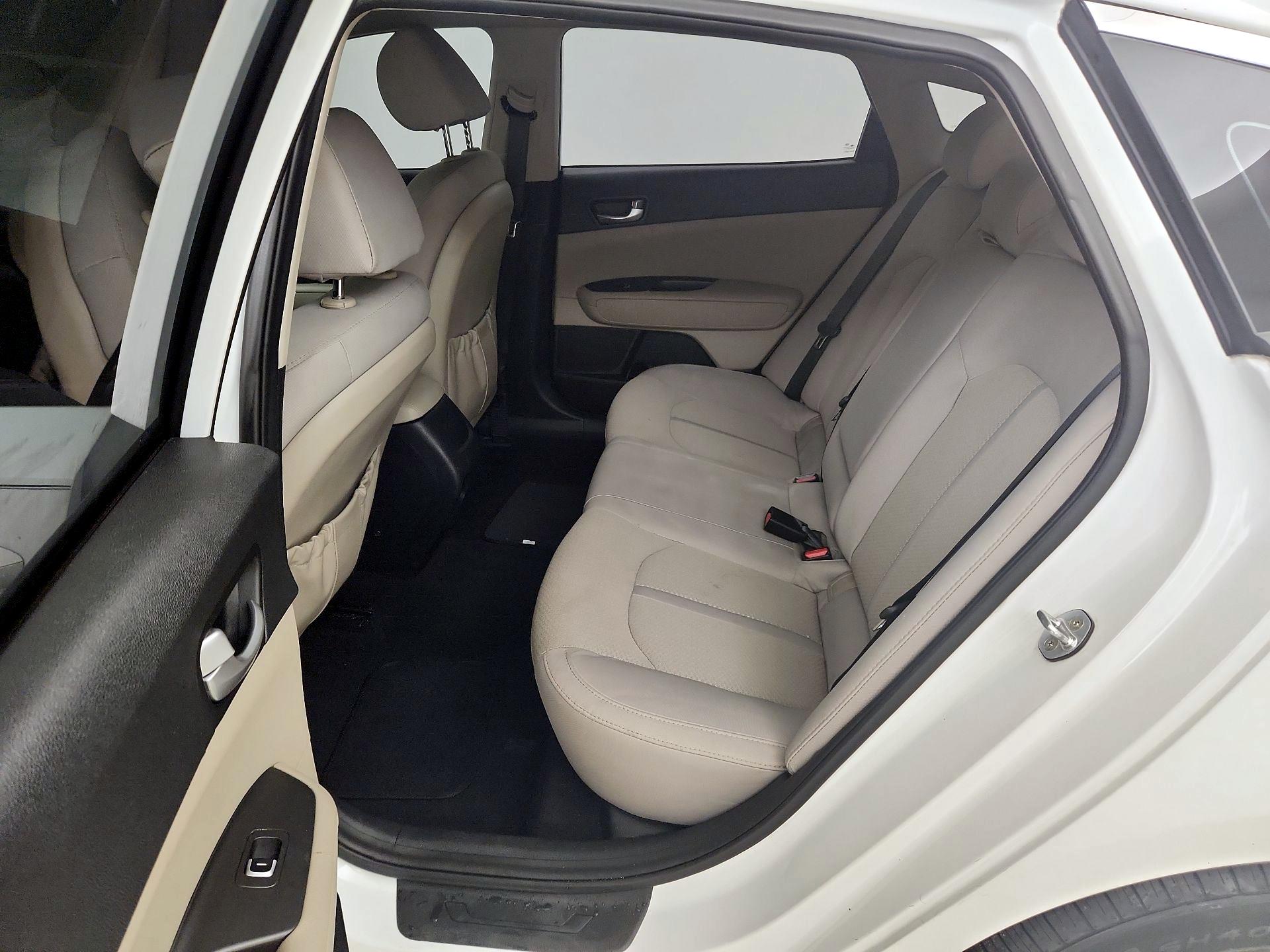 Thumbnail: 2017 Kia Optima - 19