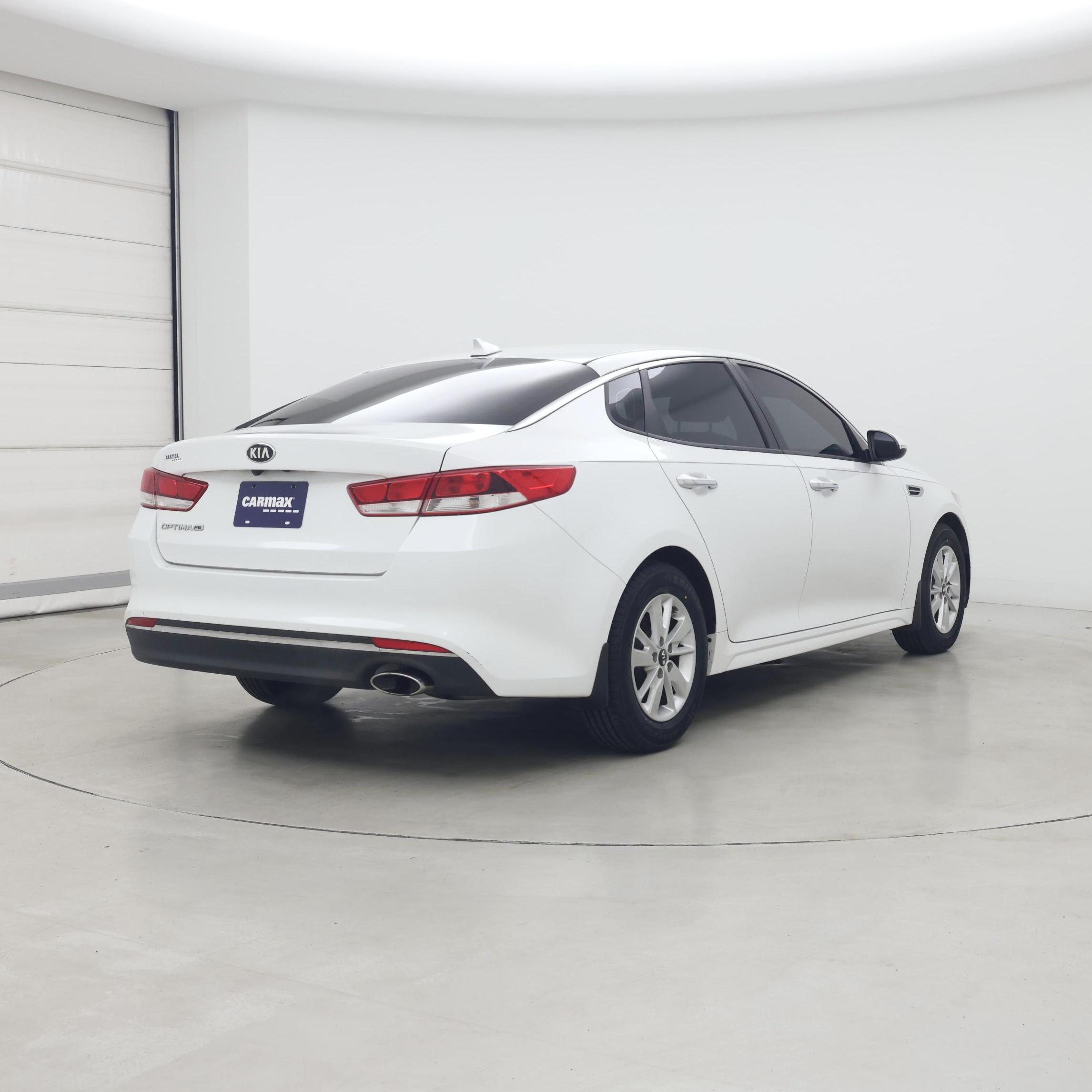 Thumbnail: 2017 Kia Optima - 8