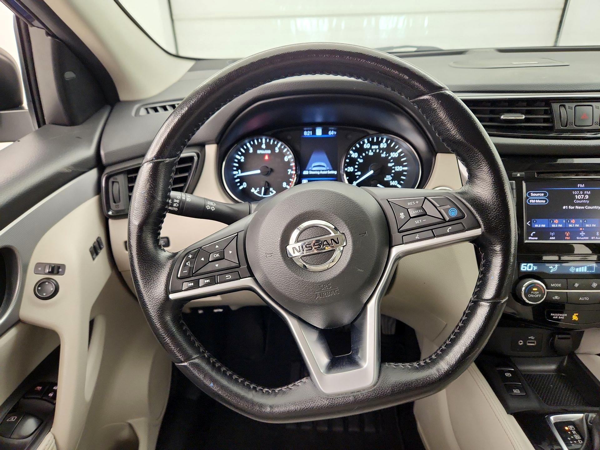 Thumbnail: 2020 Nissan Rogue Sport - 10