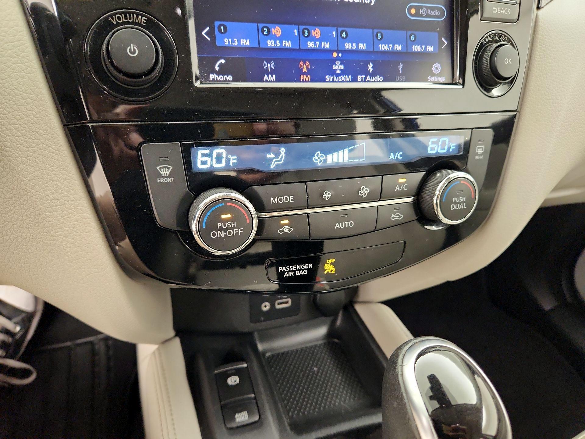 Thumbnail: 2020 Nissan Rogue Sport - 16