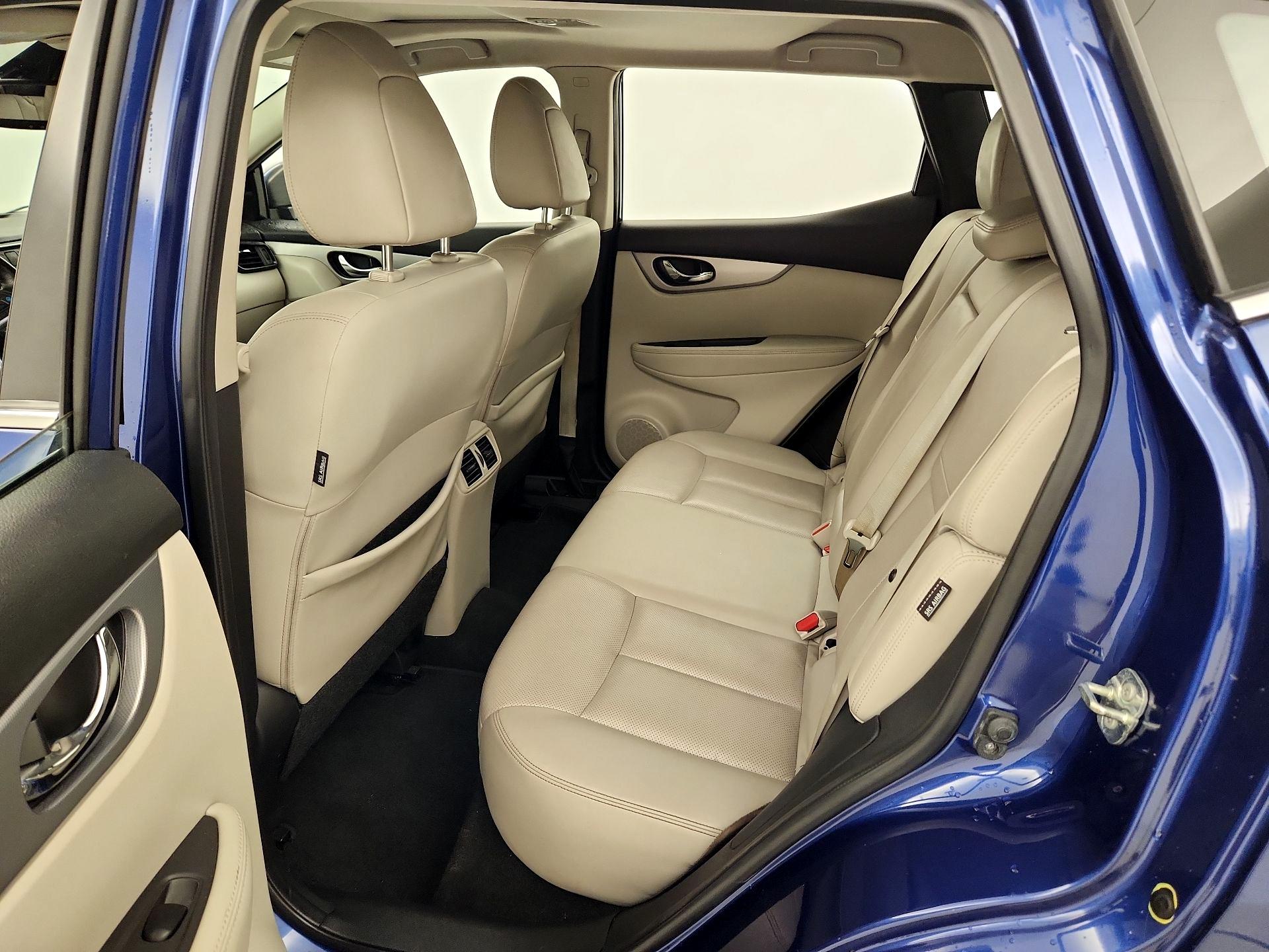 Thumbnail: 2020 Nissan Rogue Sport - 19