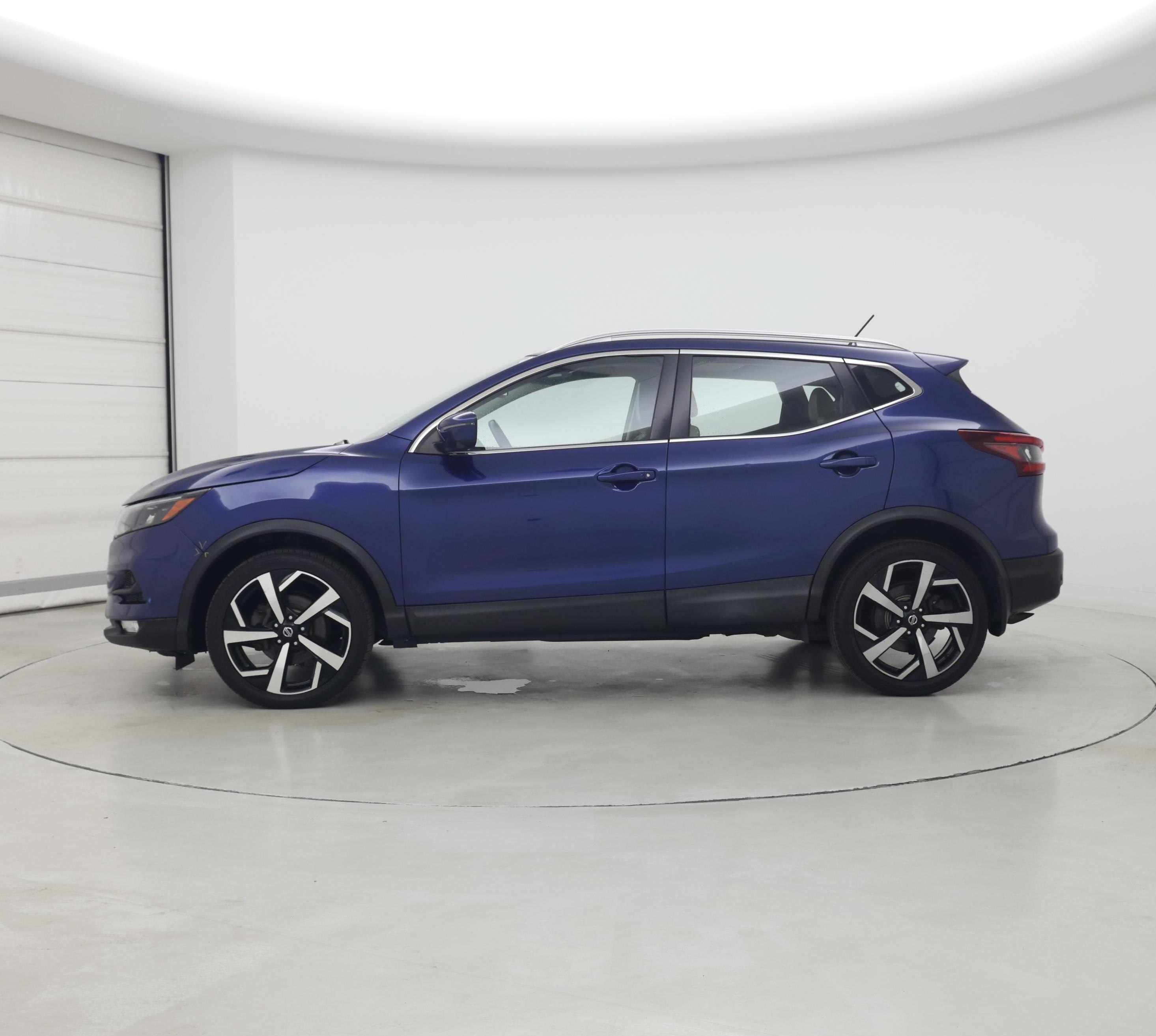 Thumbnail: 2020 Nissan Rogue Sport - 3