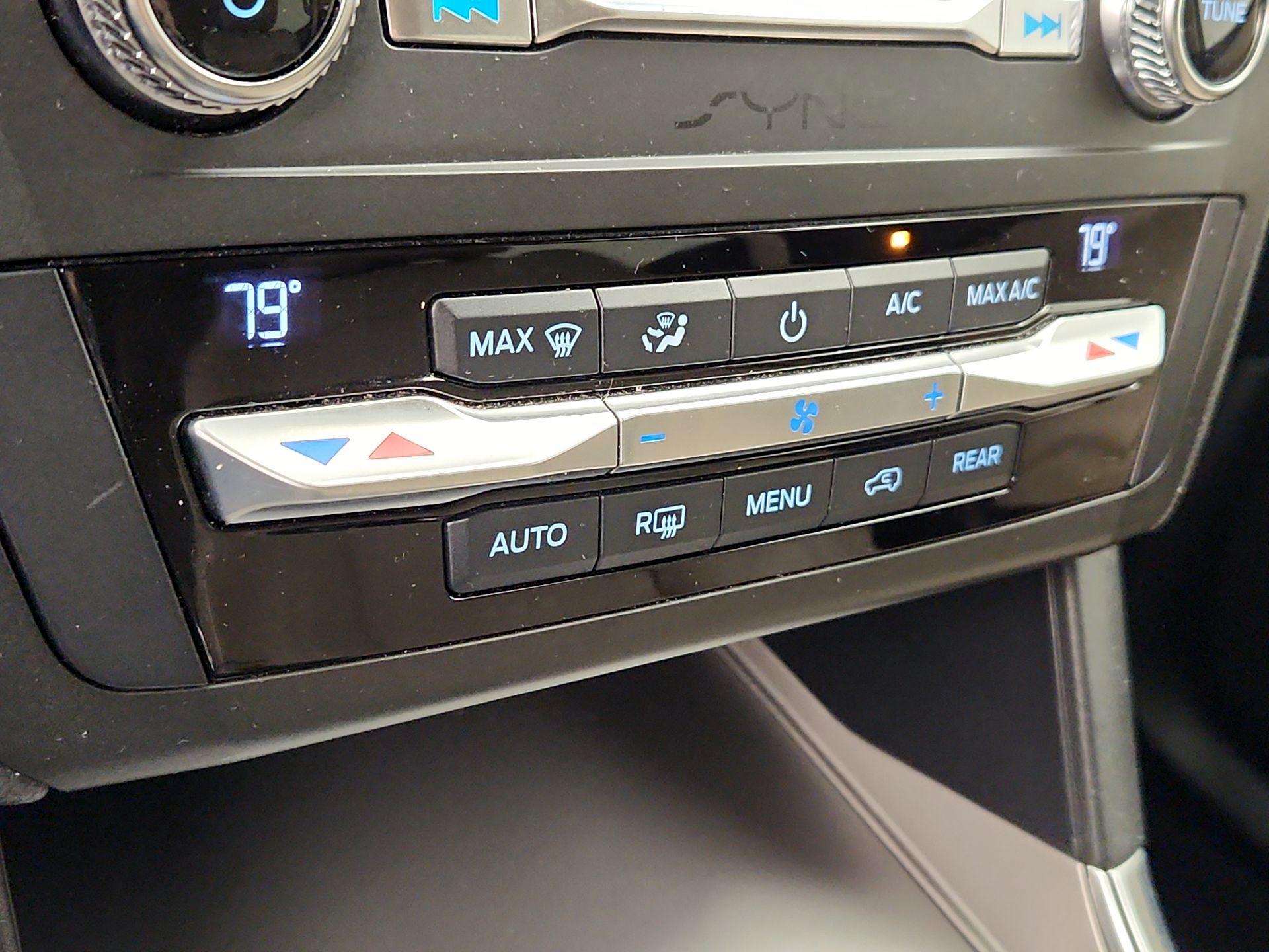 Thumbnail: 2020 Ford Explorer - 16