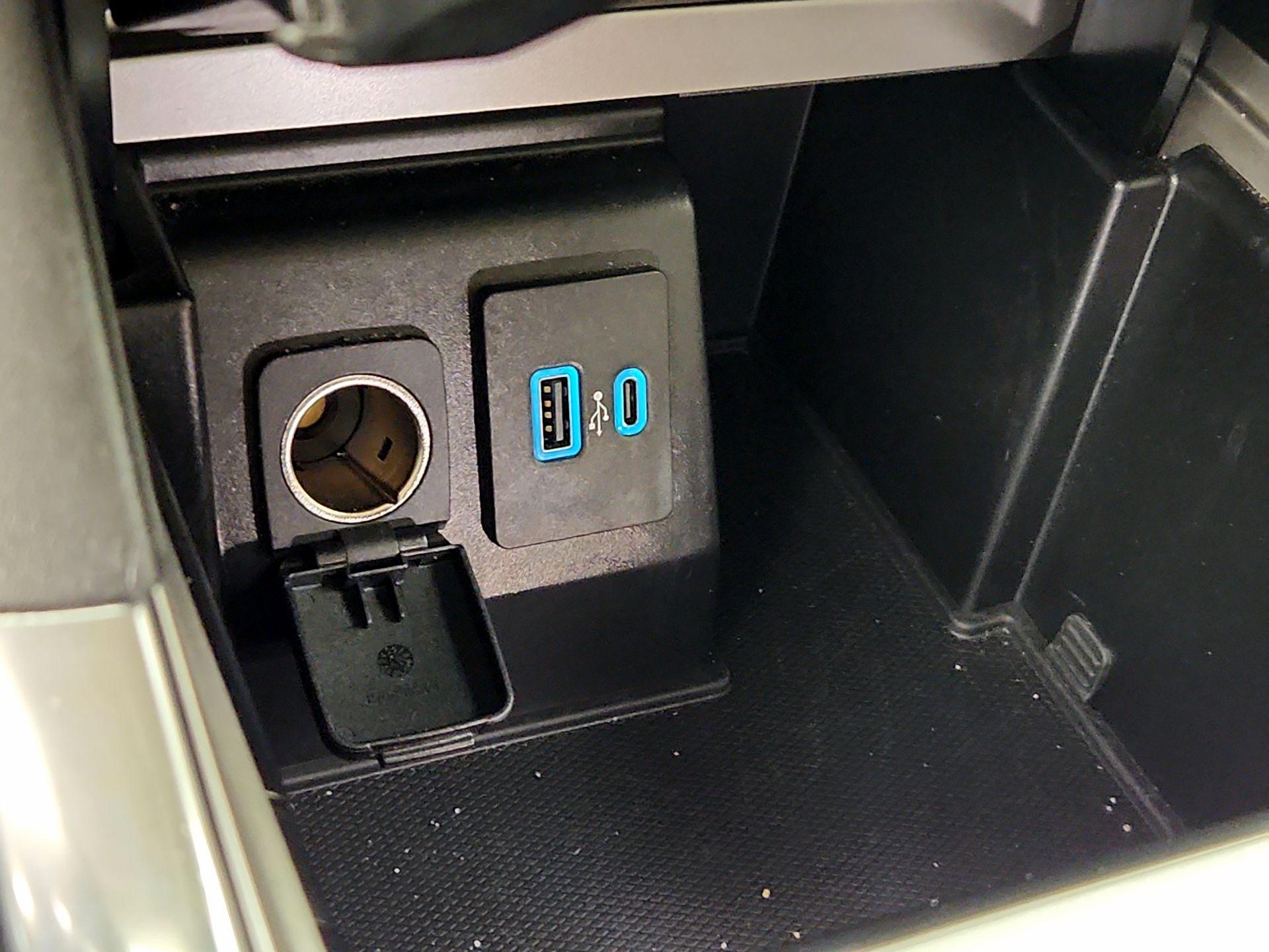 Thumbnail: 2020 Ford Explorer - 18