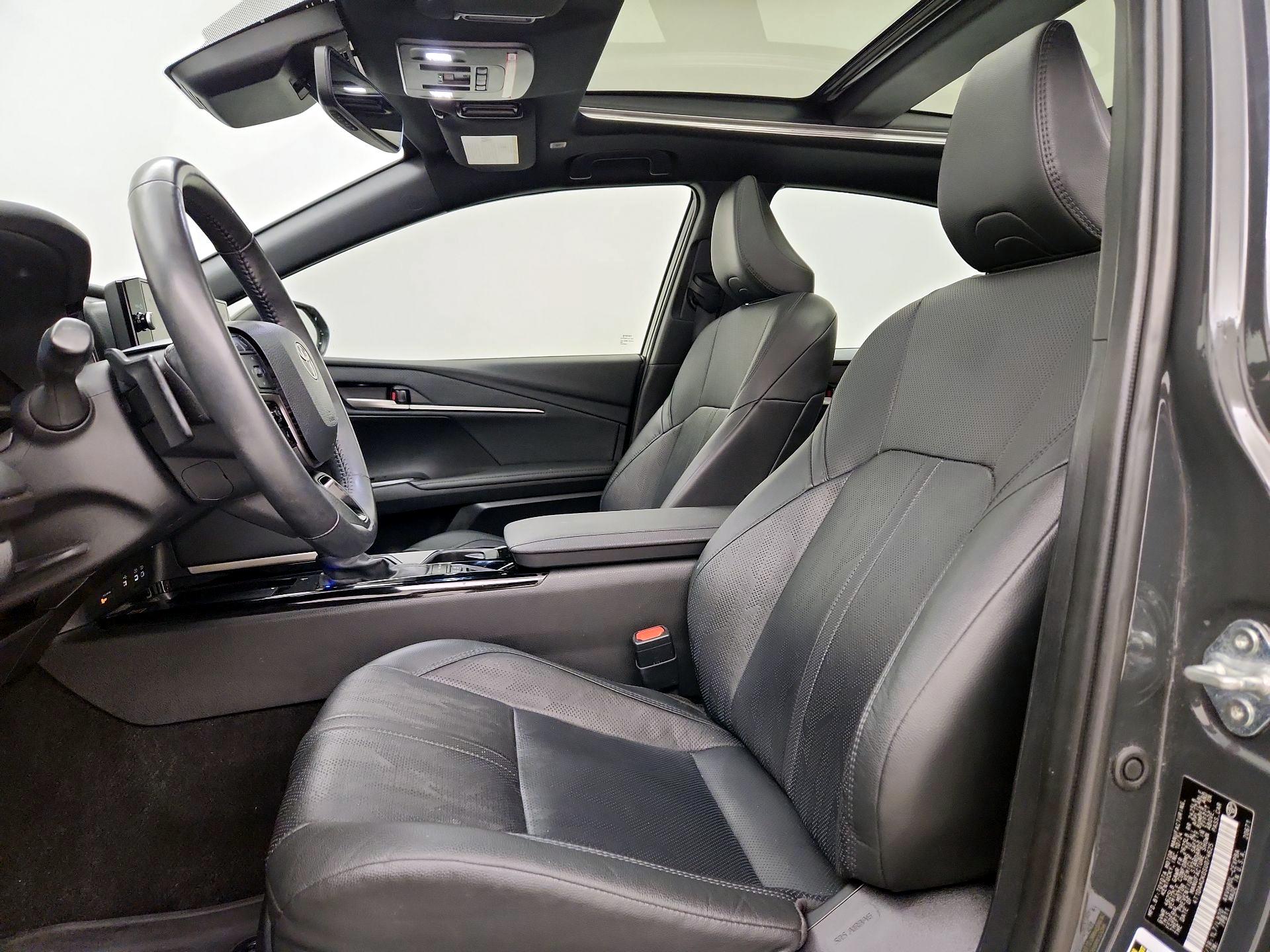 Thumbnail: 2025 Toyota Camry - 11