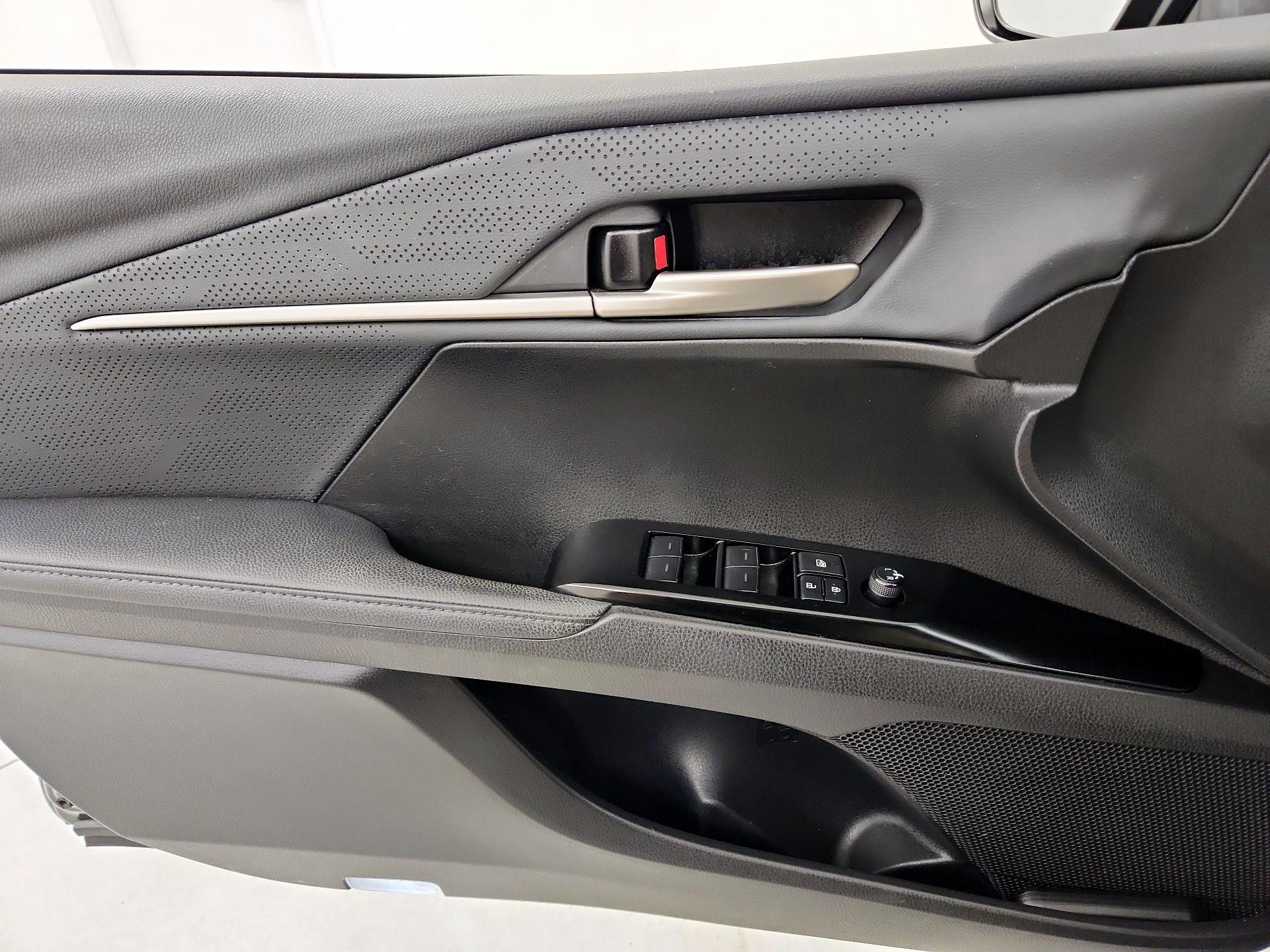 Thumbnail: 2025 Toyota Camry - 12