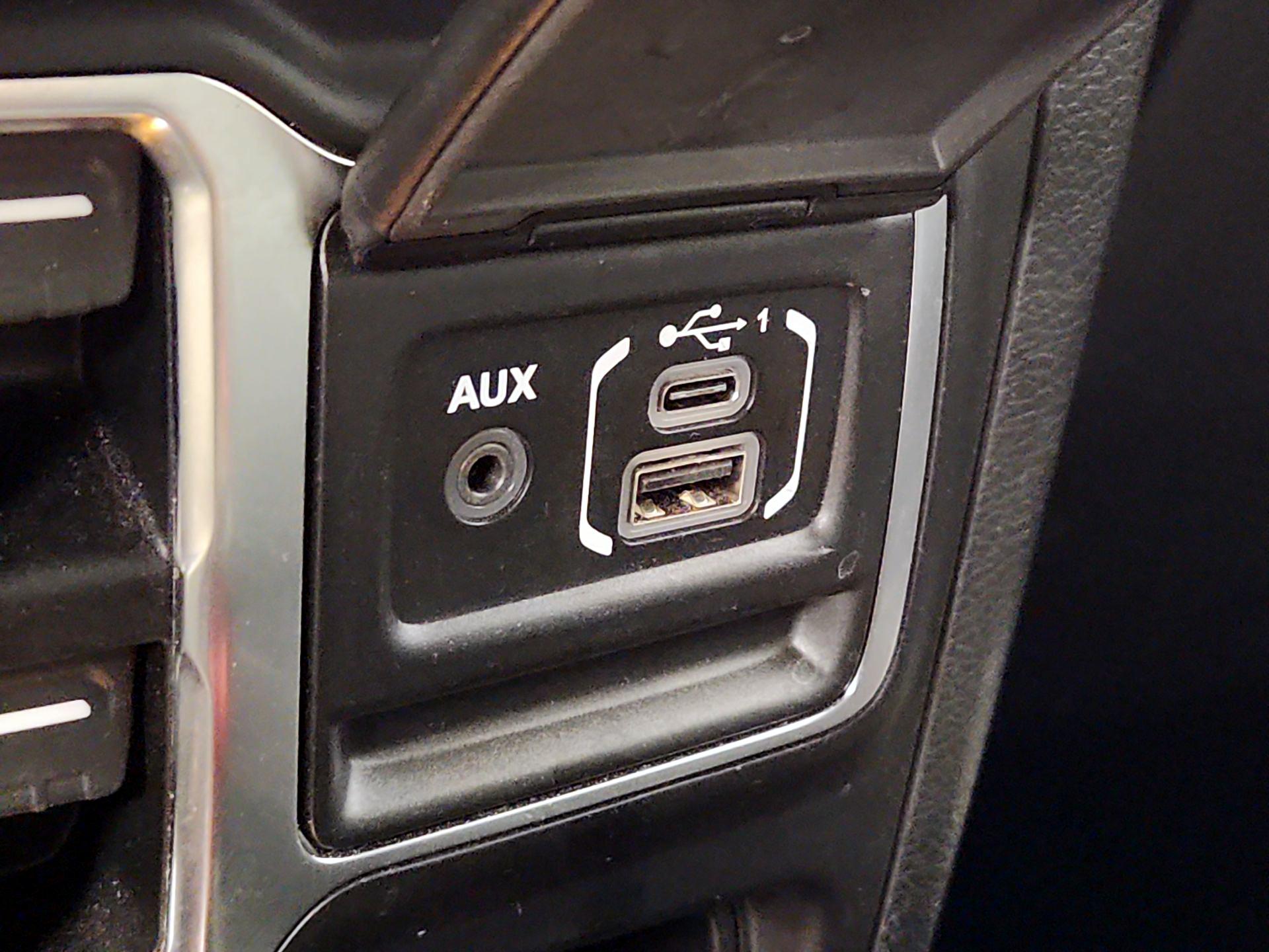 Thumbnail: 2021 Jeep Wrangler - 19