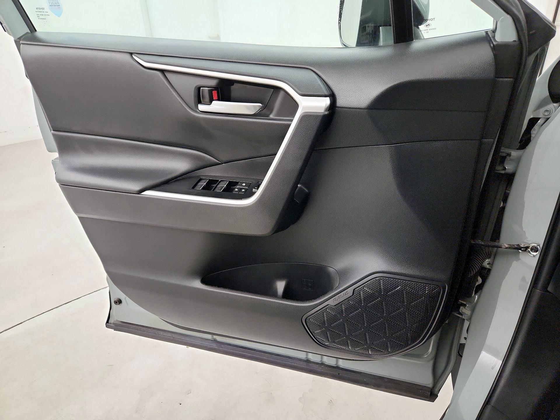 Thumbnail: 2023 Toyota RAV4 - 12