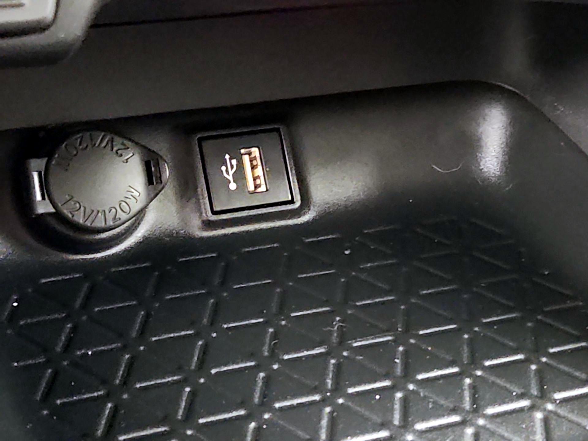 Thumbnail: 2023 Toyota RAV4 - 18