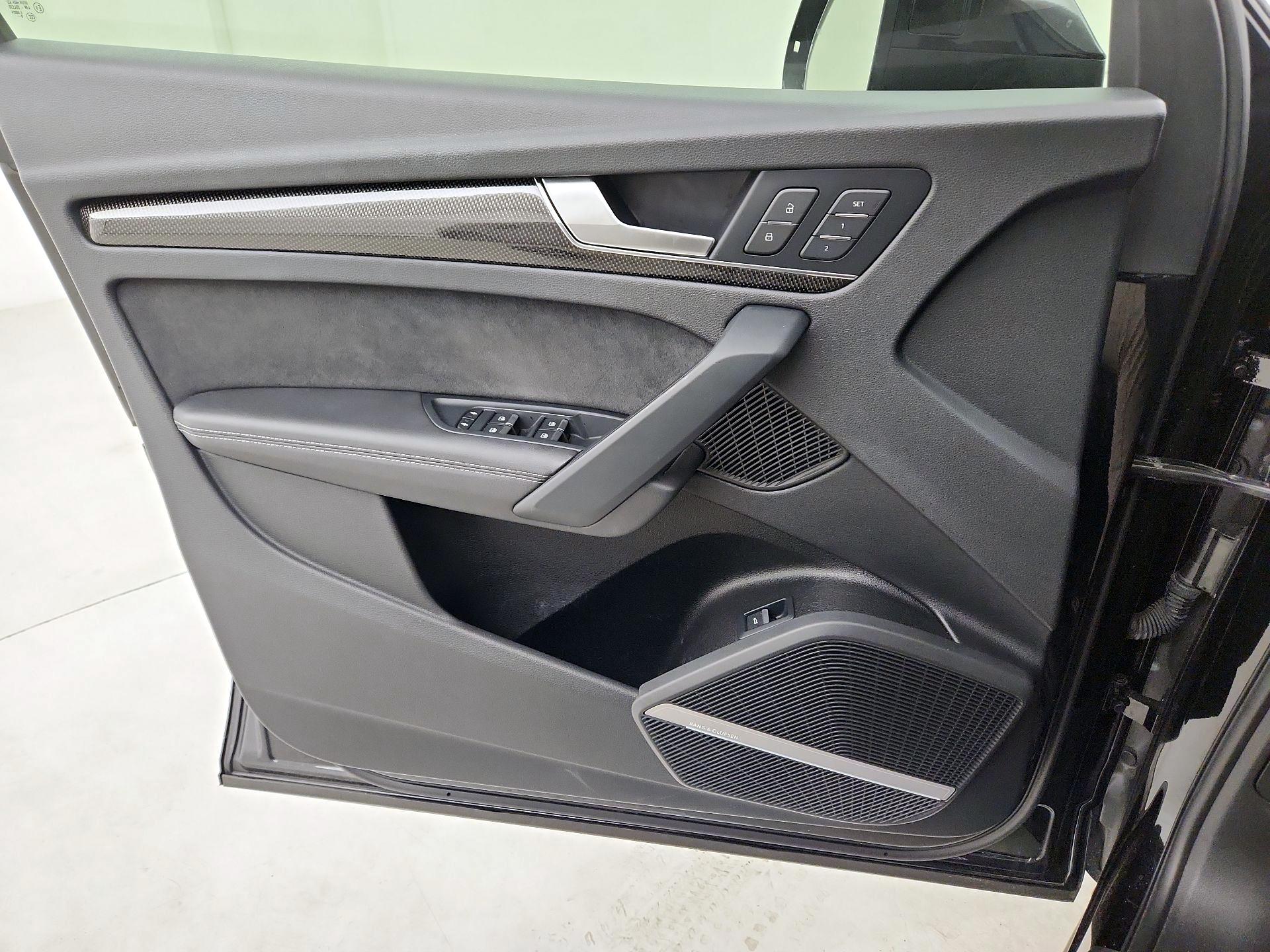 Thumbnail: 2021 Audi SQ5 - 12