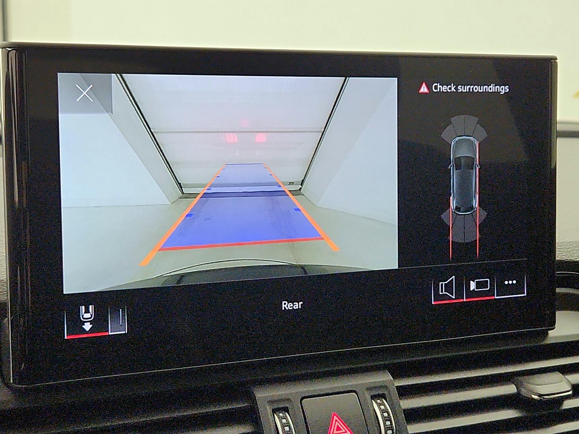 Thumbnail: 2021 Audi SQ5 - 14