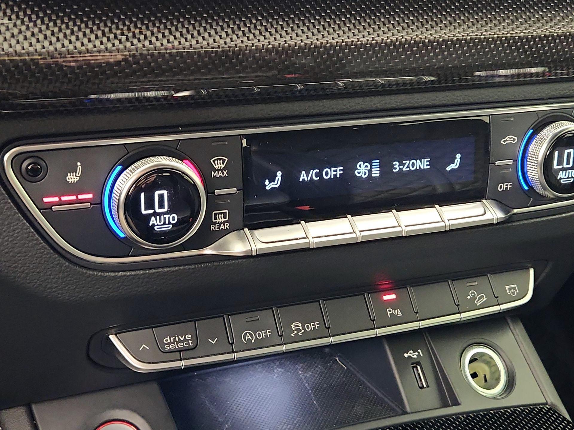 Thumbnail: 2021 Audi SQ5 - 16