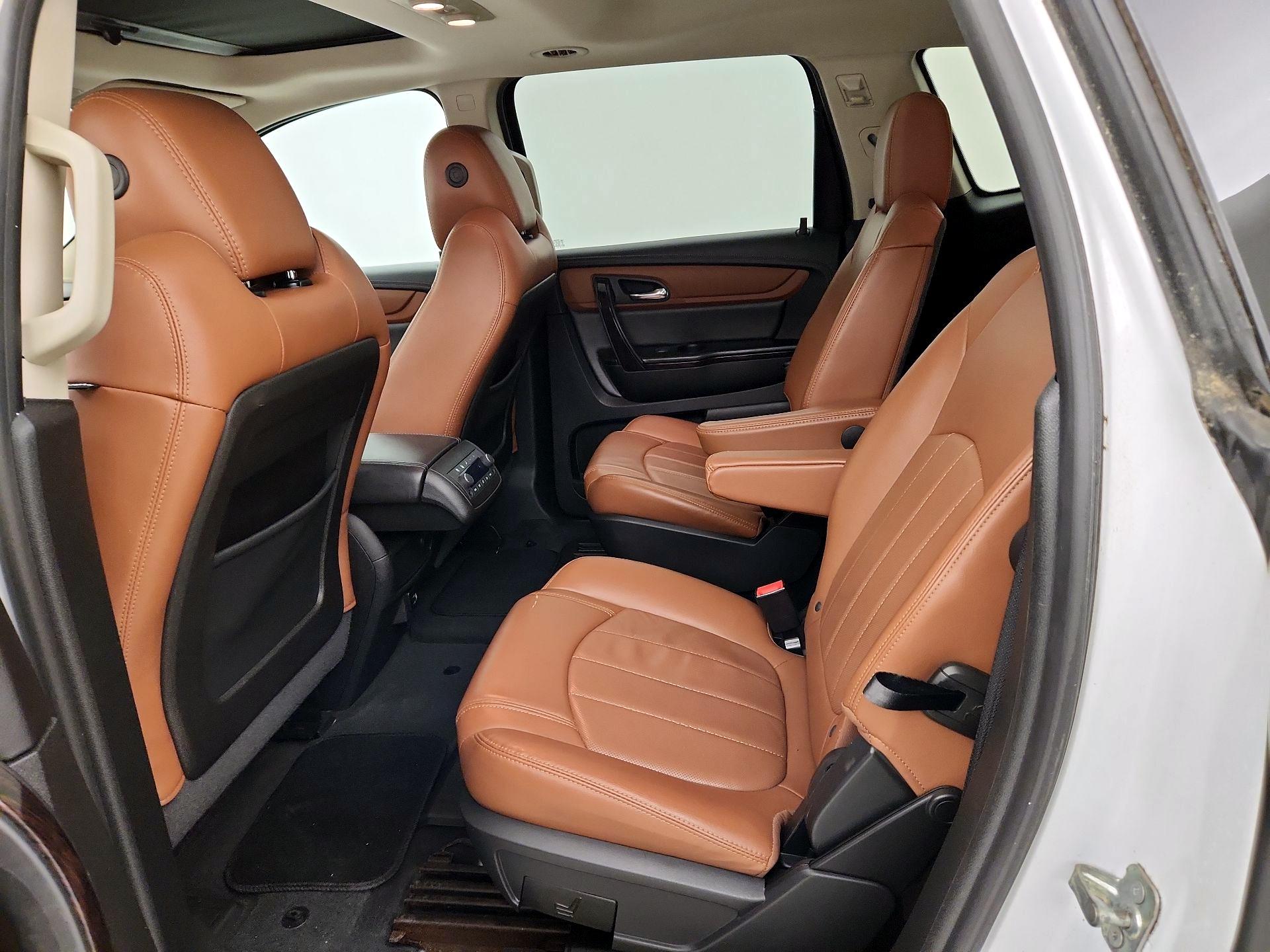 Thumbnail: 2017 Chevrolet Traverse - 19