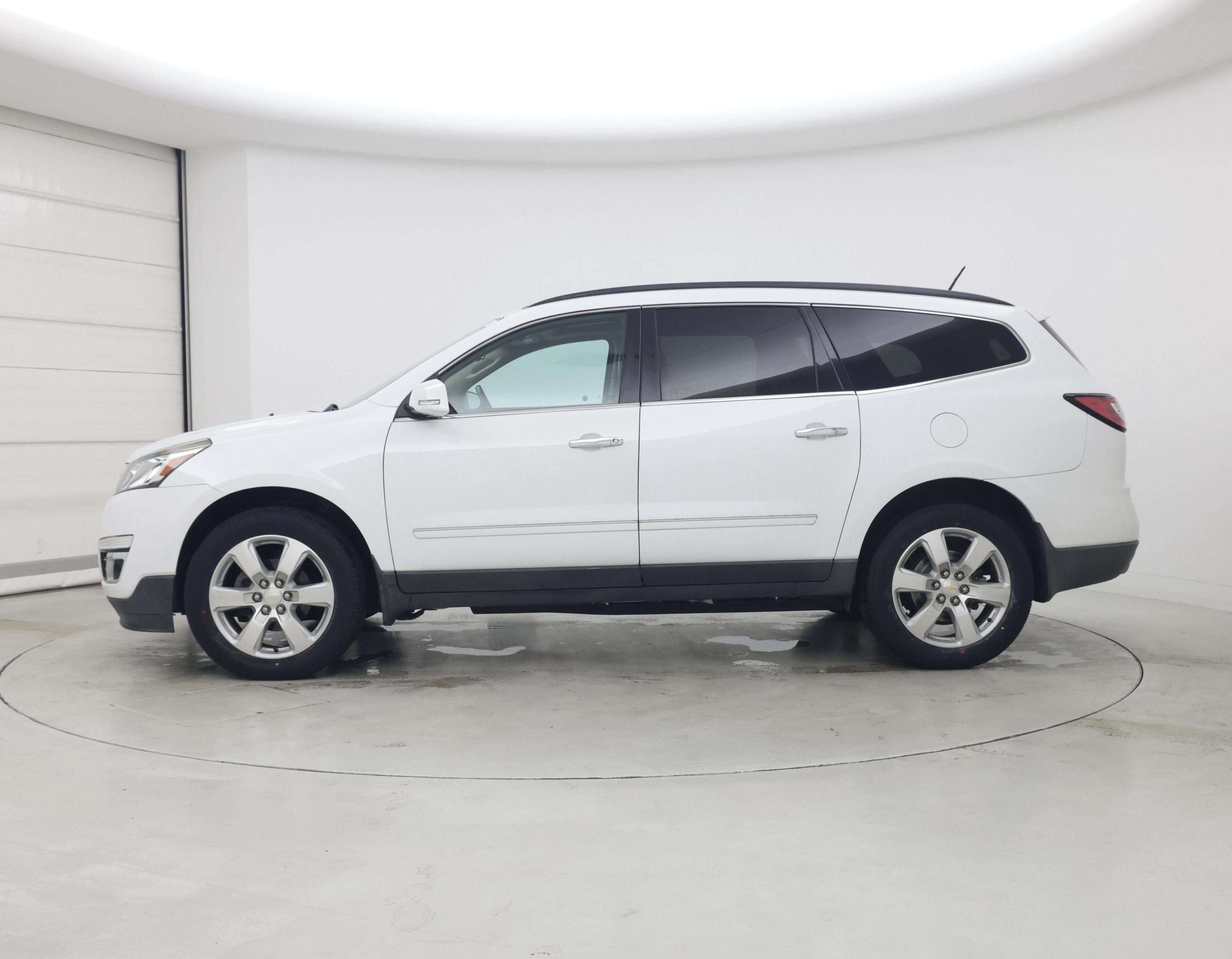 Thumbnail: 2017 Chevrolet Traverse - 3