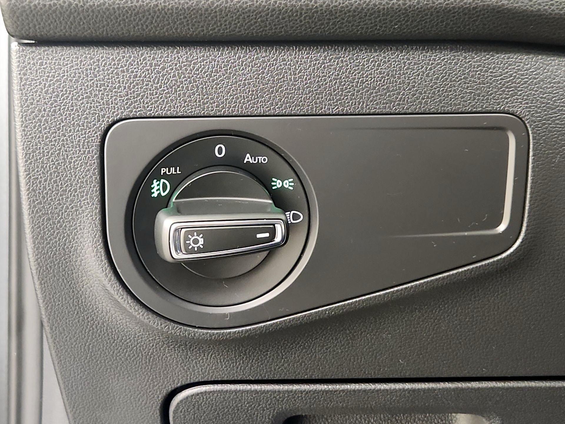 Thumbnail: 2021 Volkswagen Tiguan - 13