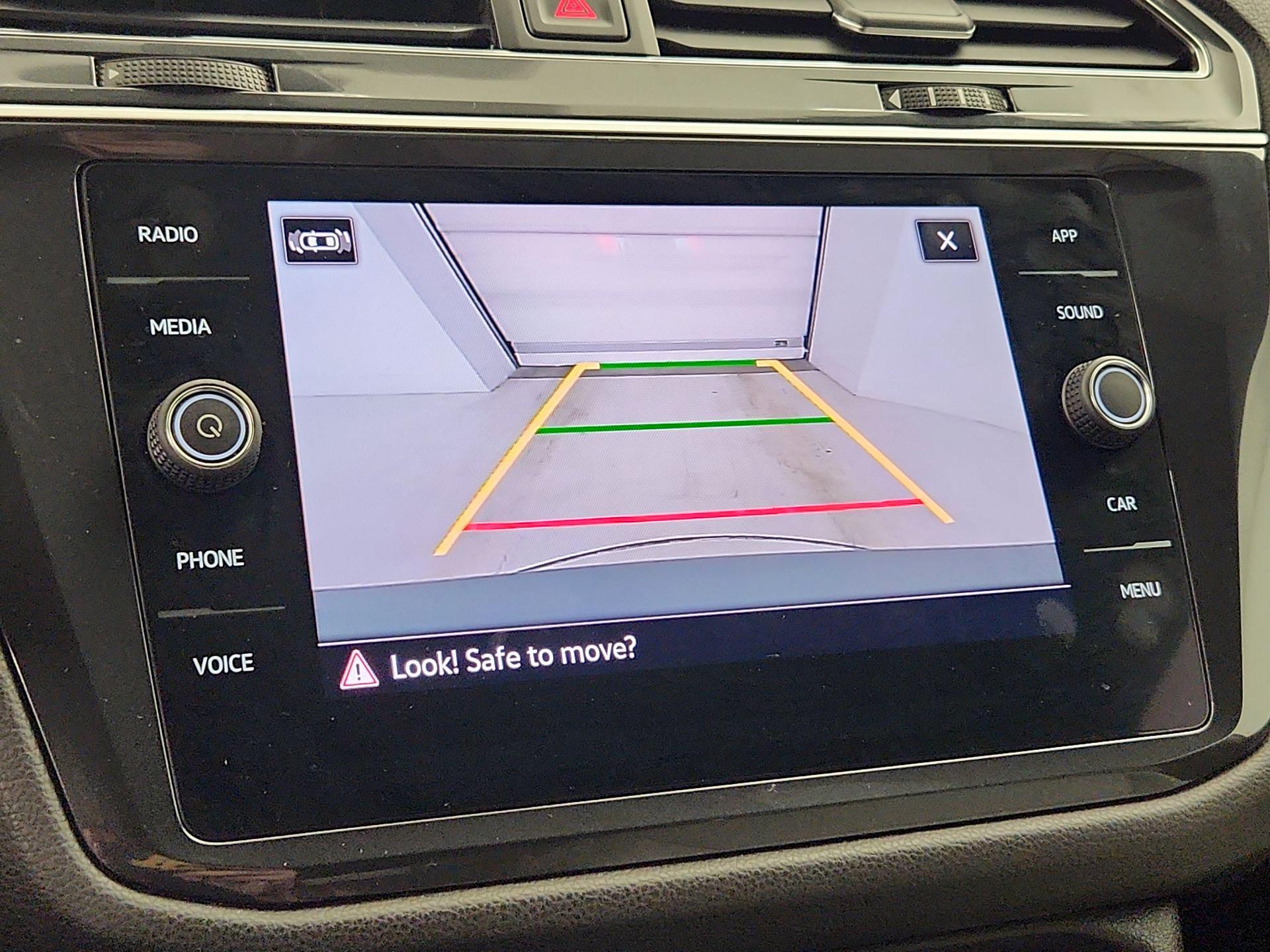 Thumbnail: 2021 Volkswagen Tiguan - 14