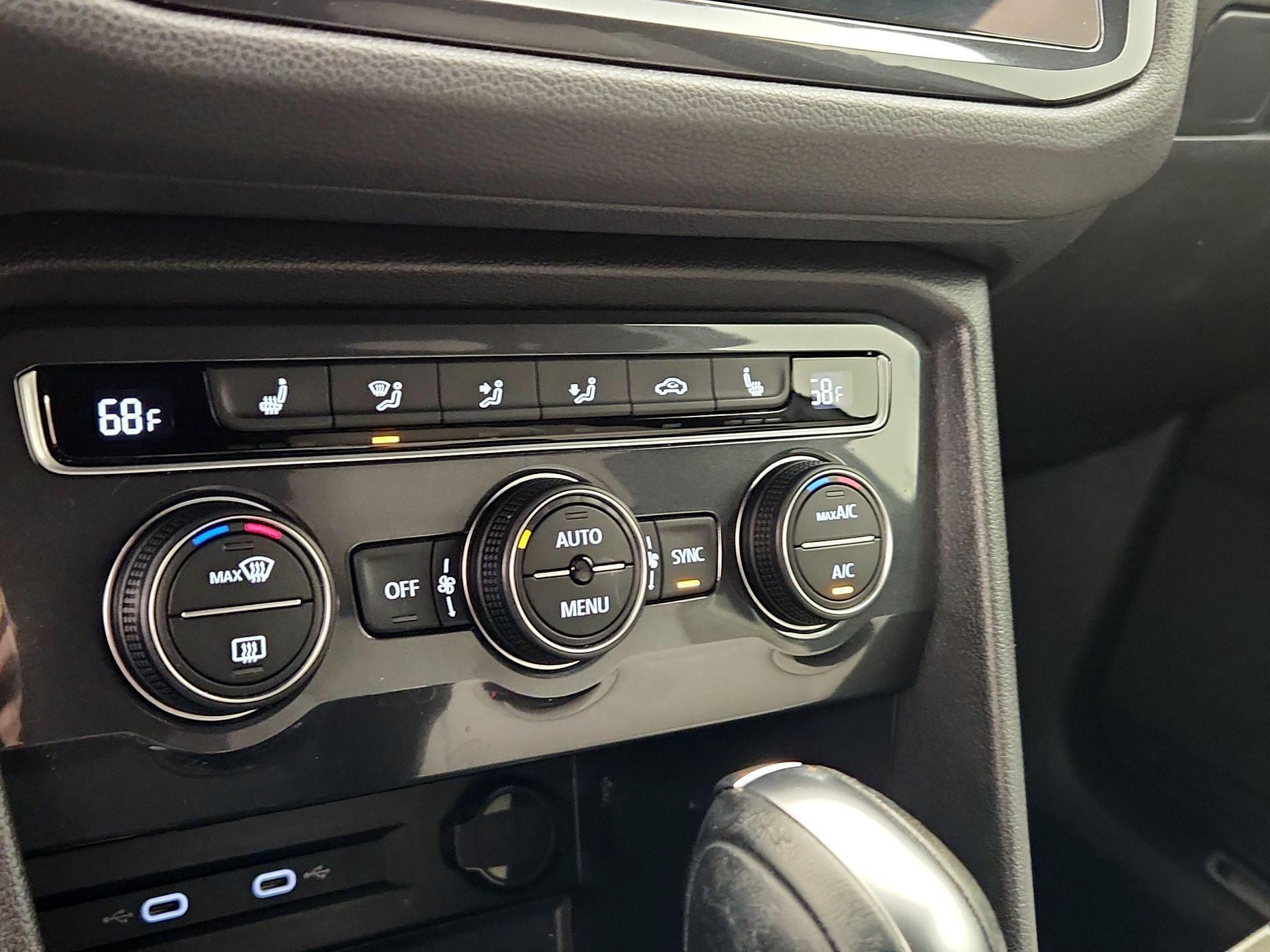 Thumbnail: 2021 Volkswagen Tiguan - 16