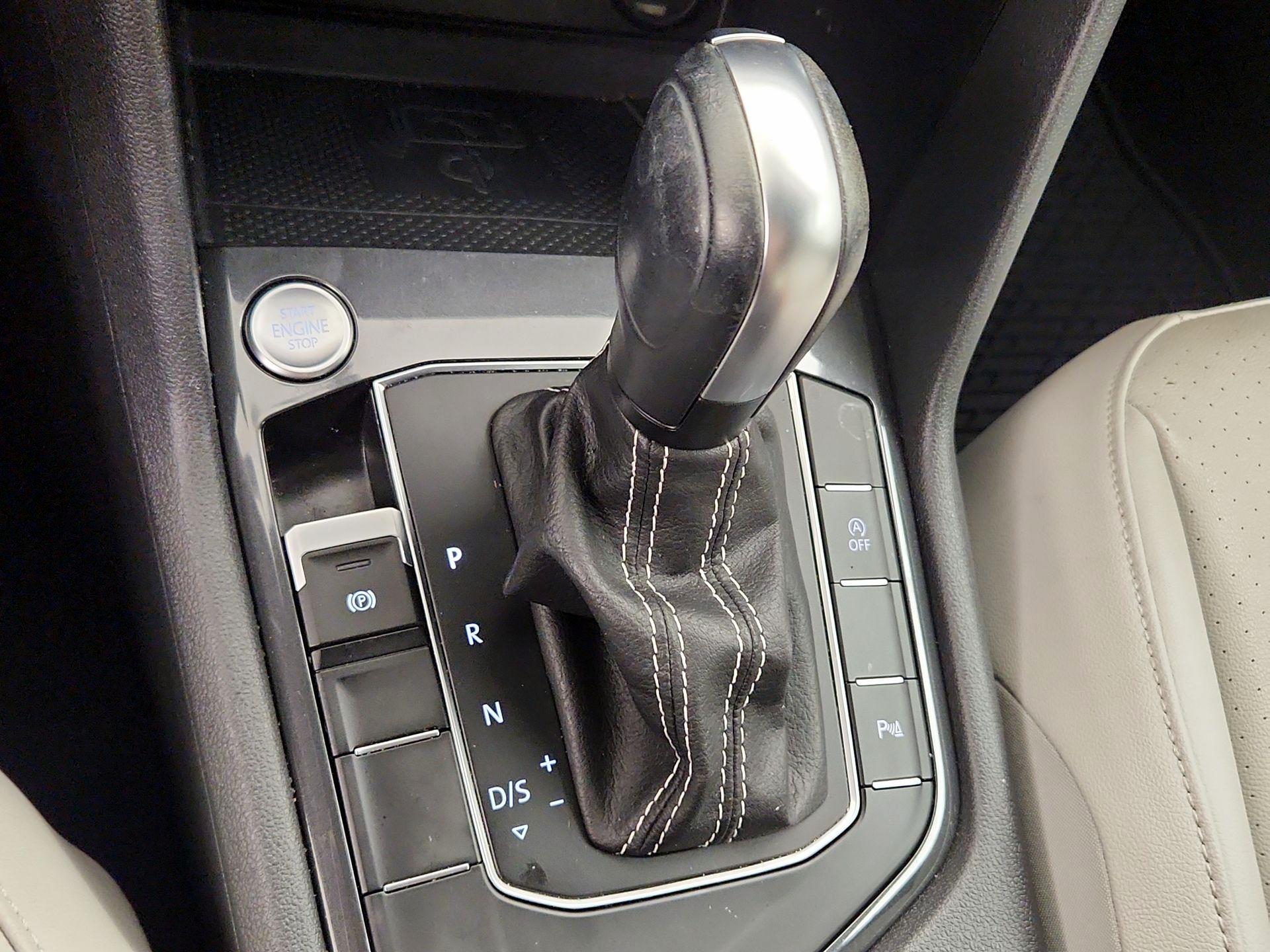 Thumbnail: 2021 Volkswagen Tiguan - 17