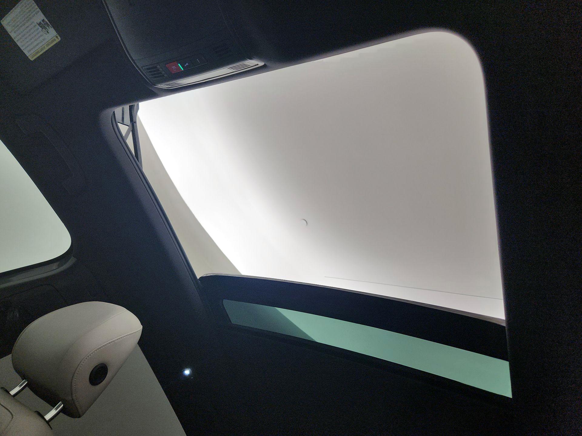 Thumbnail: 2021 Volkswagen Tiguan - 19