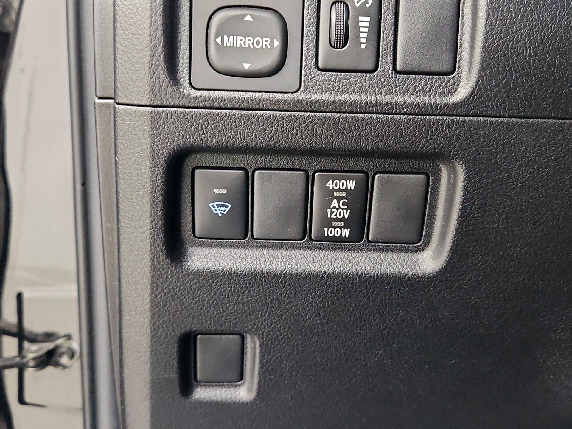 Thumbnail: 2015 Toyota 4Runner - 13