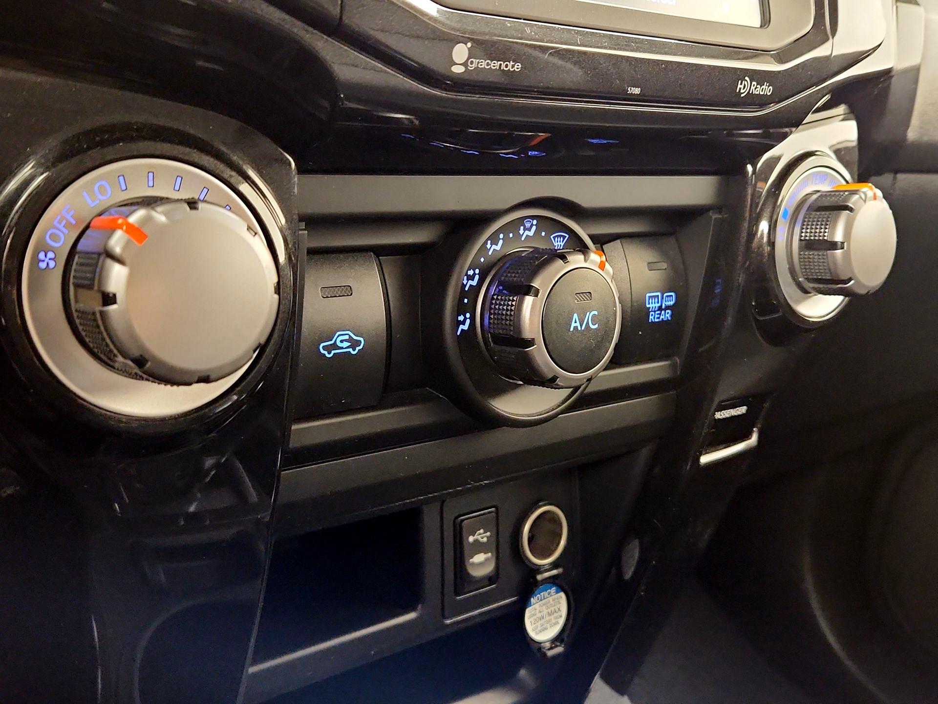 Thumbnail: 2015 Toyota 4Runner - 17