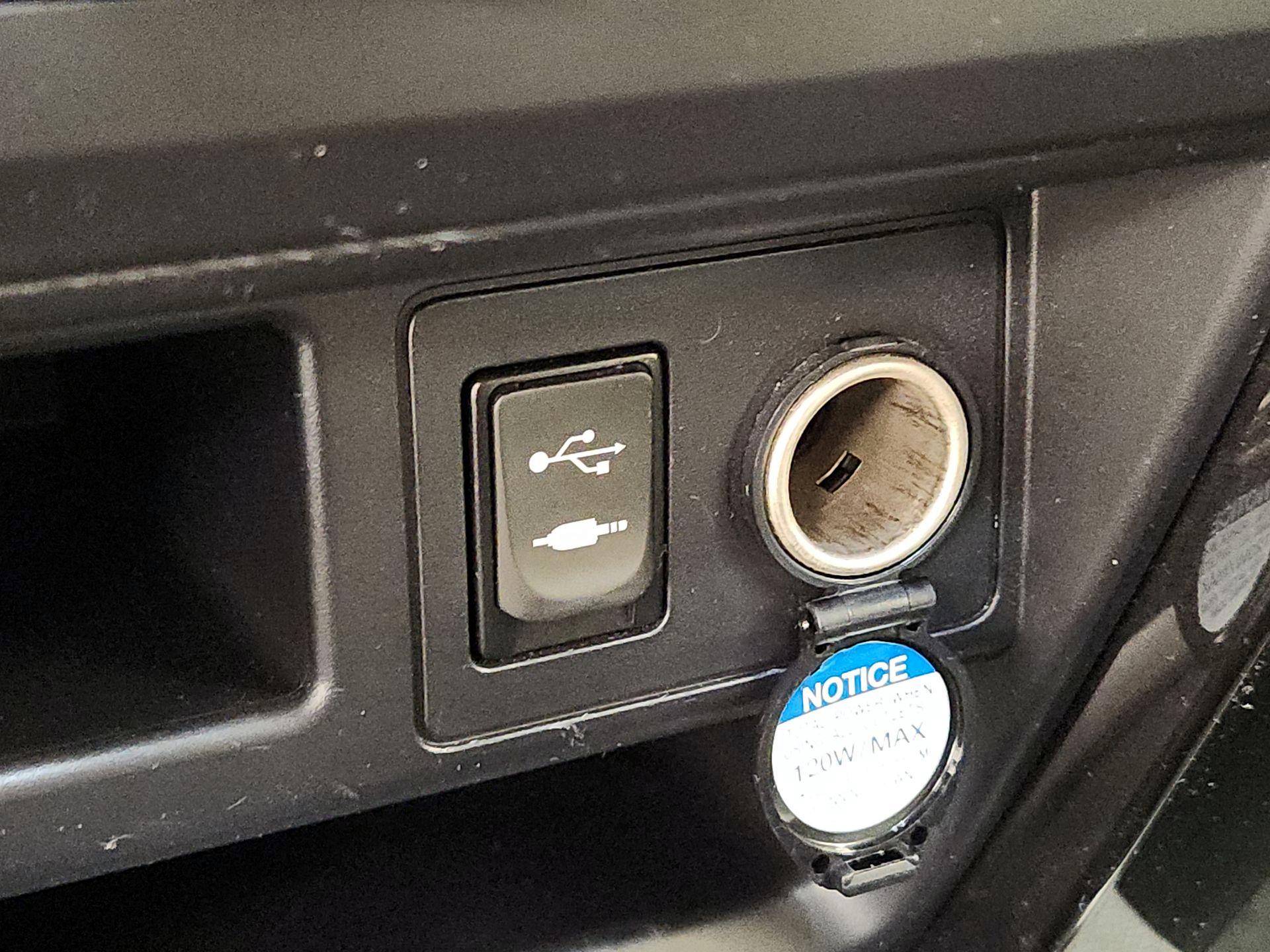 Thumbnail: 2015 Toyota 4Runner - 19