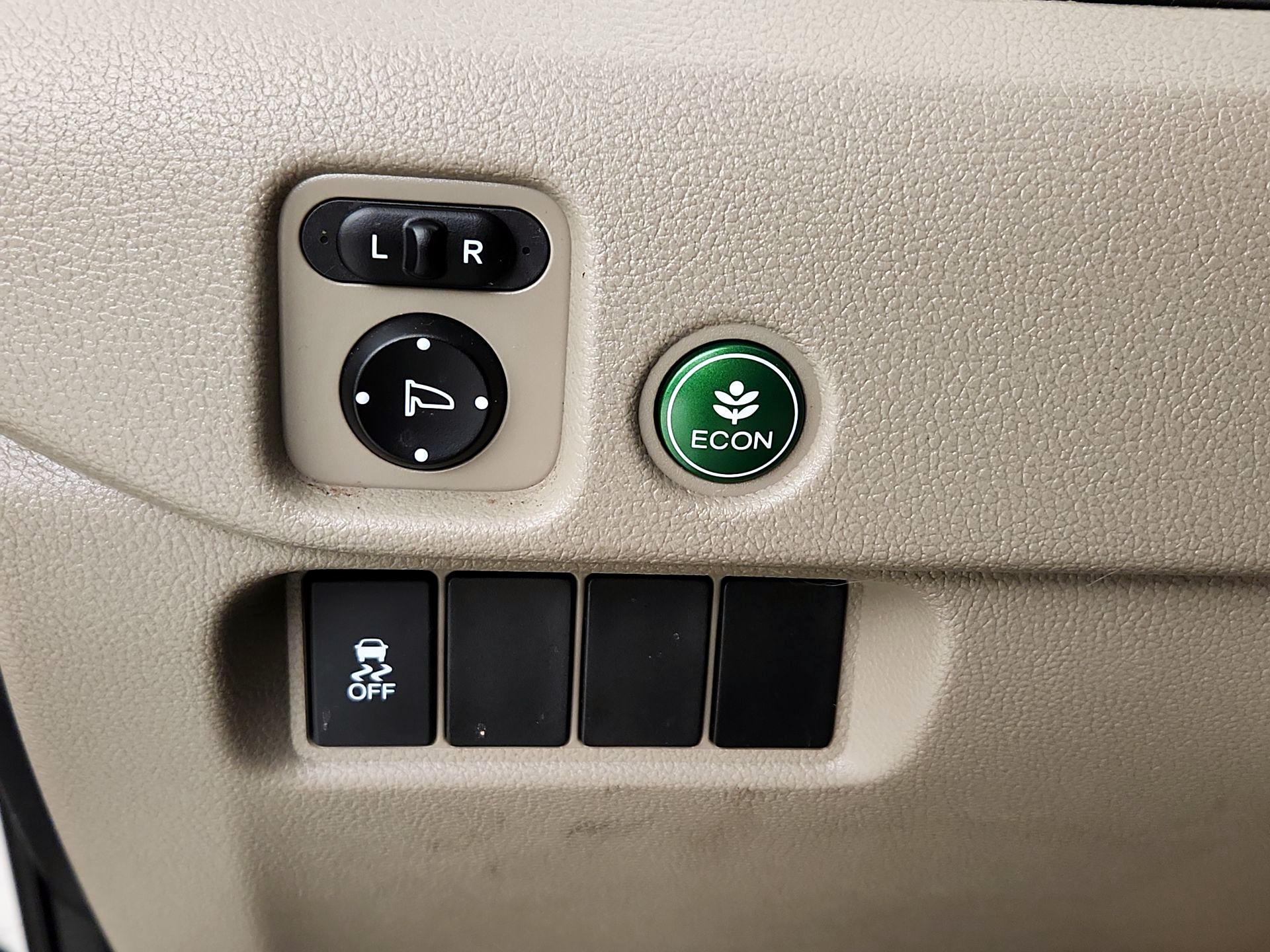 Thumbnail: 2017 Honda Pilot - 13