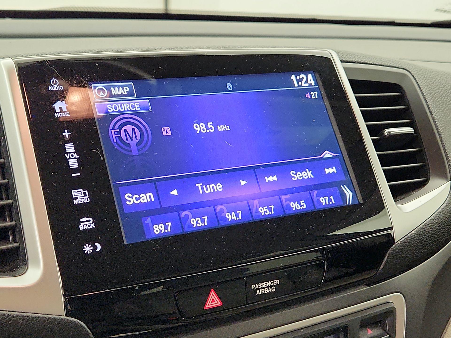 Thumbnail: 2017 Honda Pilot - 15