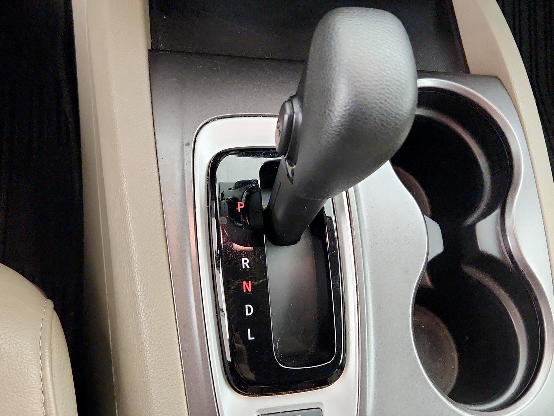 Thumbnail: 2017 Honda Pilot - 17