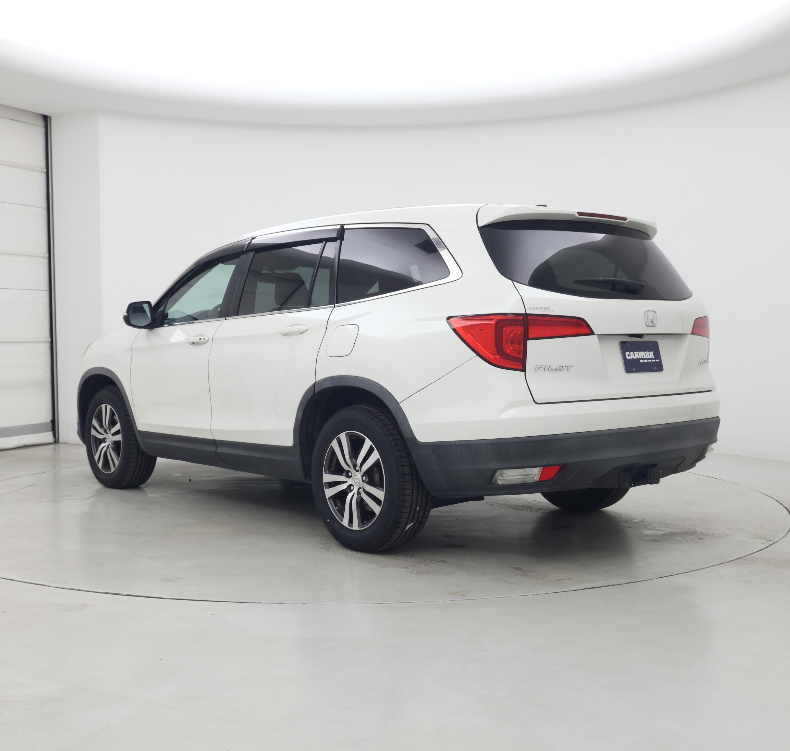 Thumbnail: 2017 Honda Pilot - 2