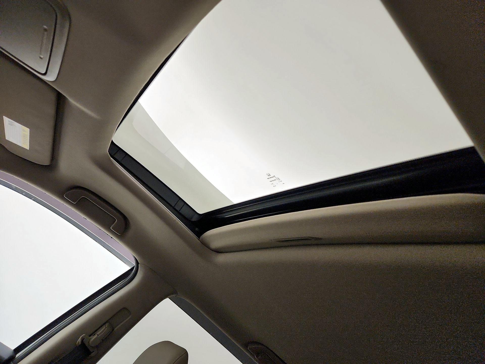 Thumbnail: 2017 Honda Pilot - 19