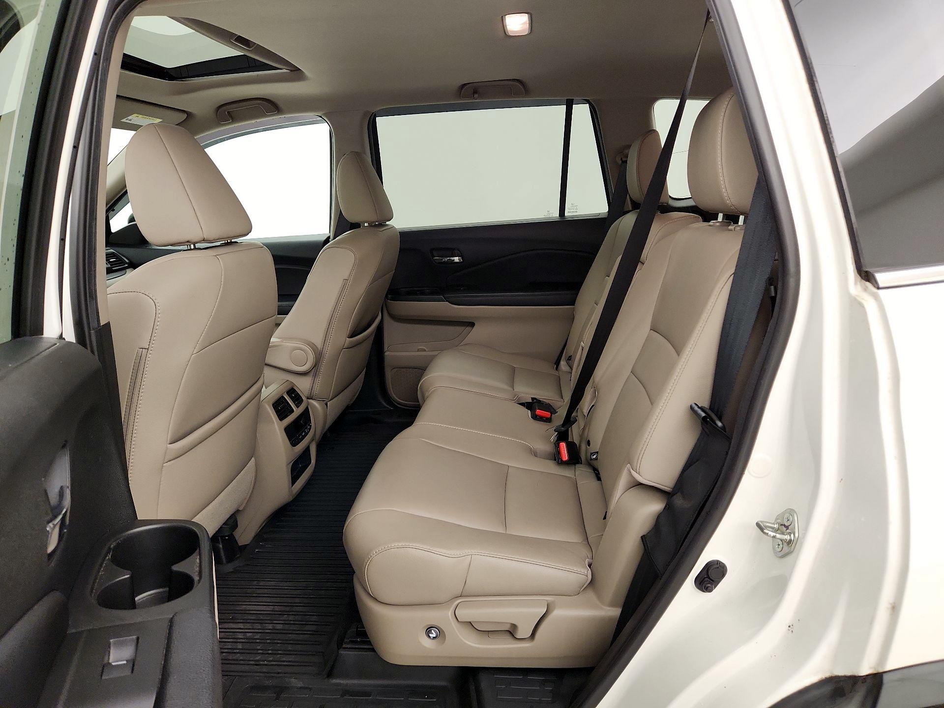 Thumbnail: 2017 Honda Pilot - 20