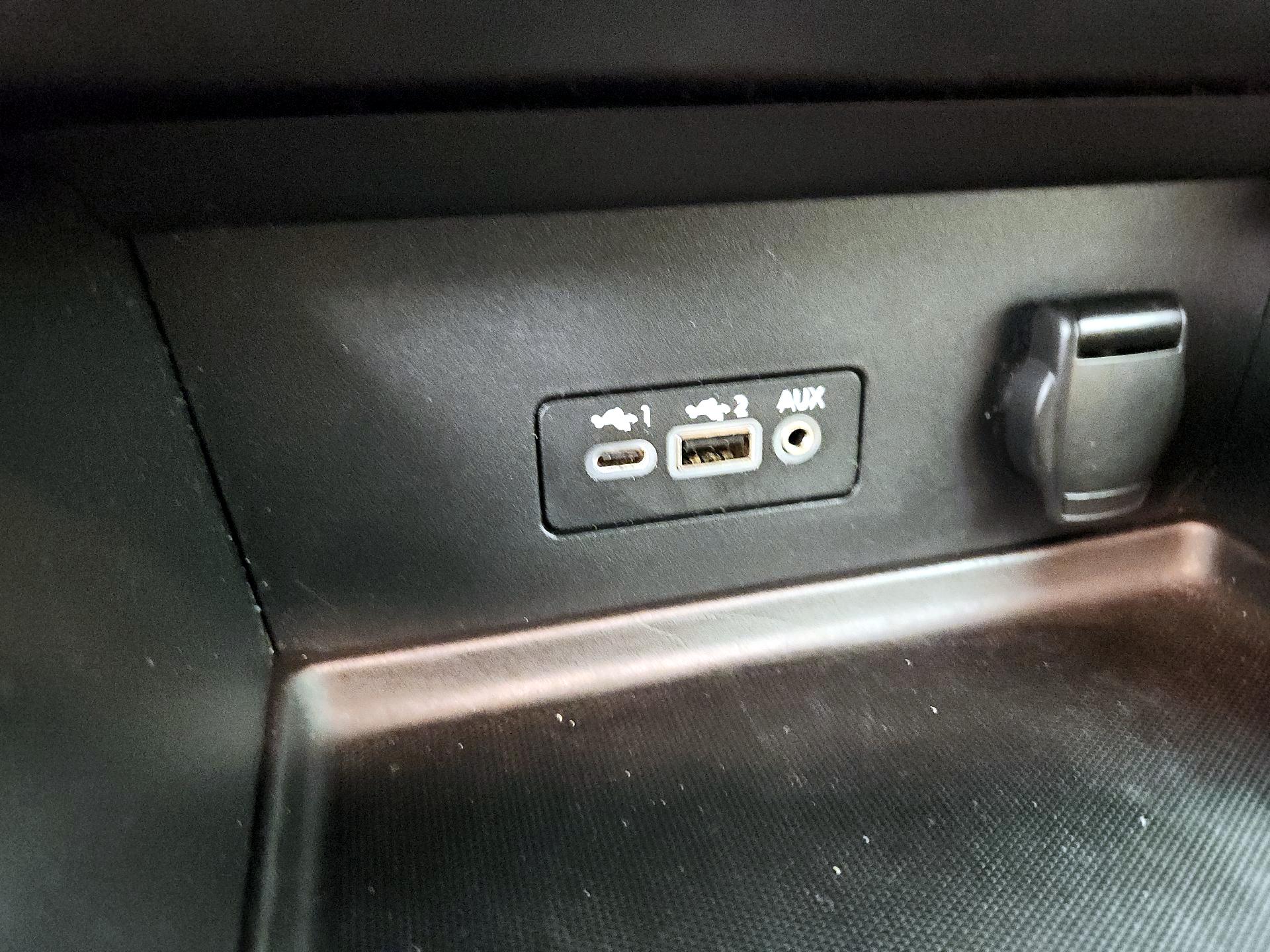 Thumbnail: 2021 Nissan Sentra - 18