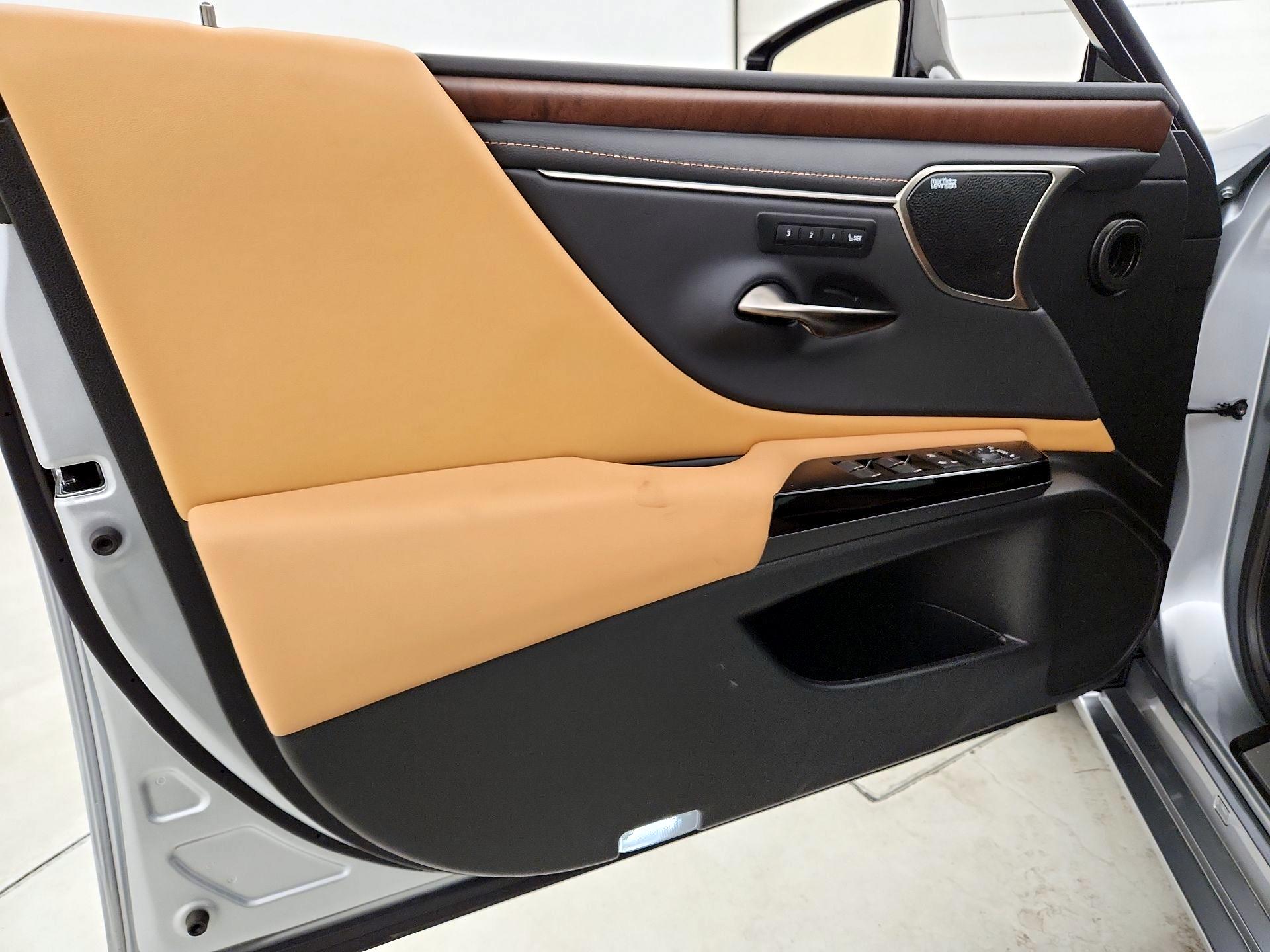 Thumbnail: 2024 Lexus ES - 12