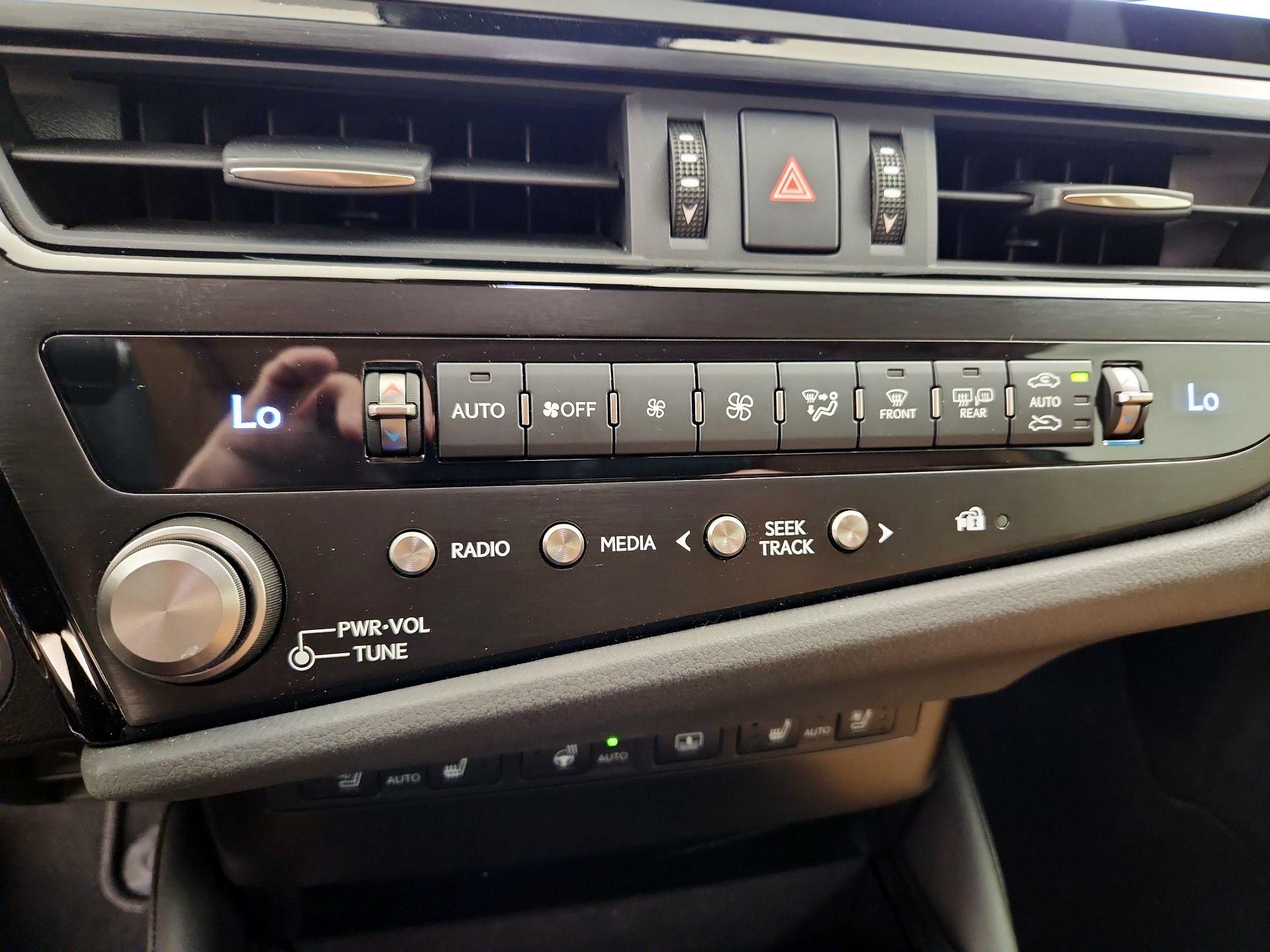 Thumbnail: 2024 Lexus ES - 17