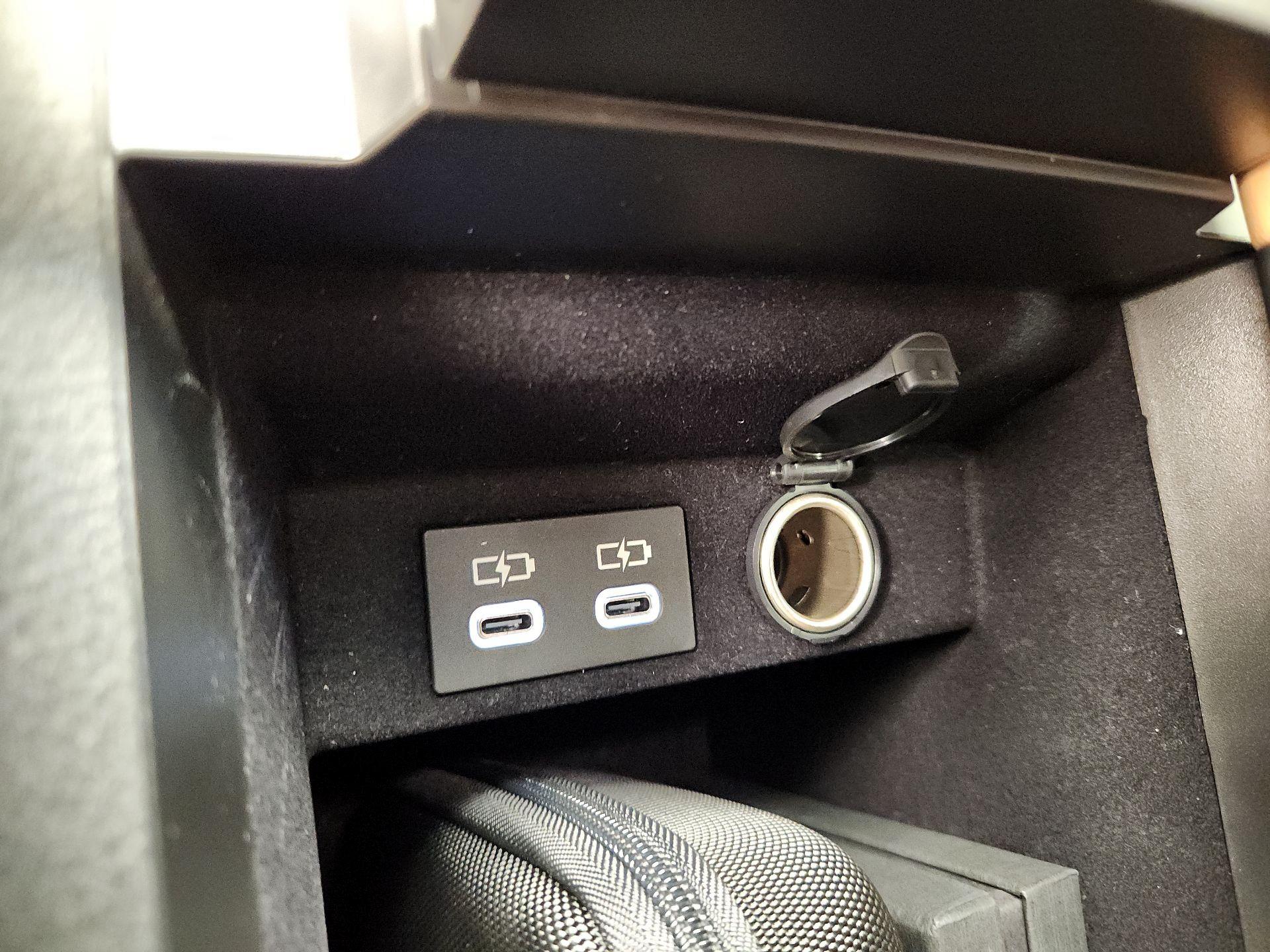 Thumbnail: 2024 Lexus ES - 19