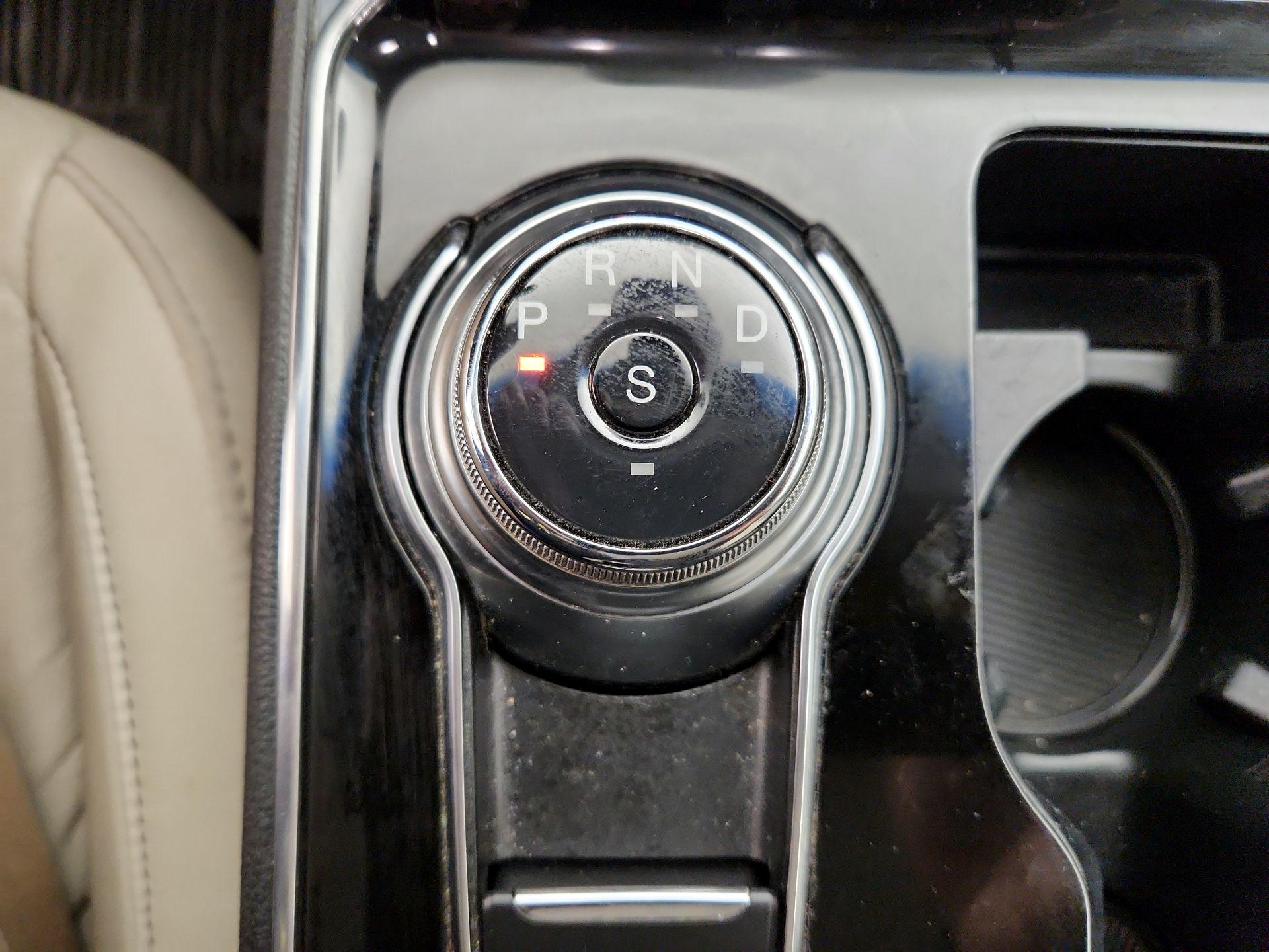 Thumbnail: 2020 Ford Edge - 18