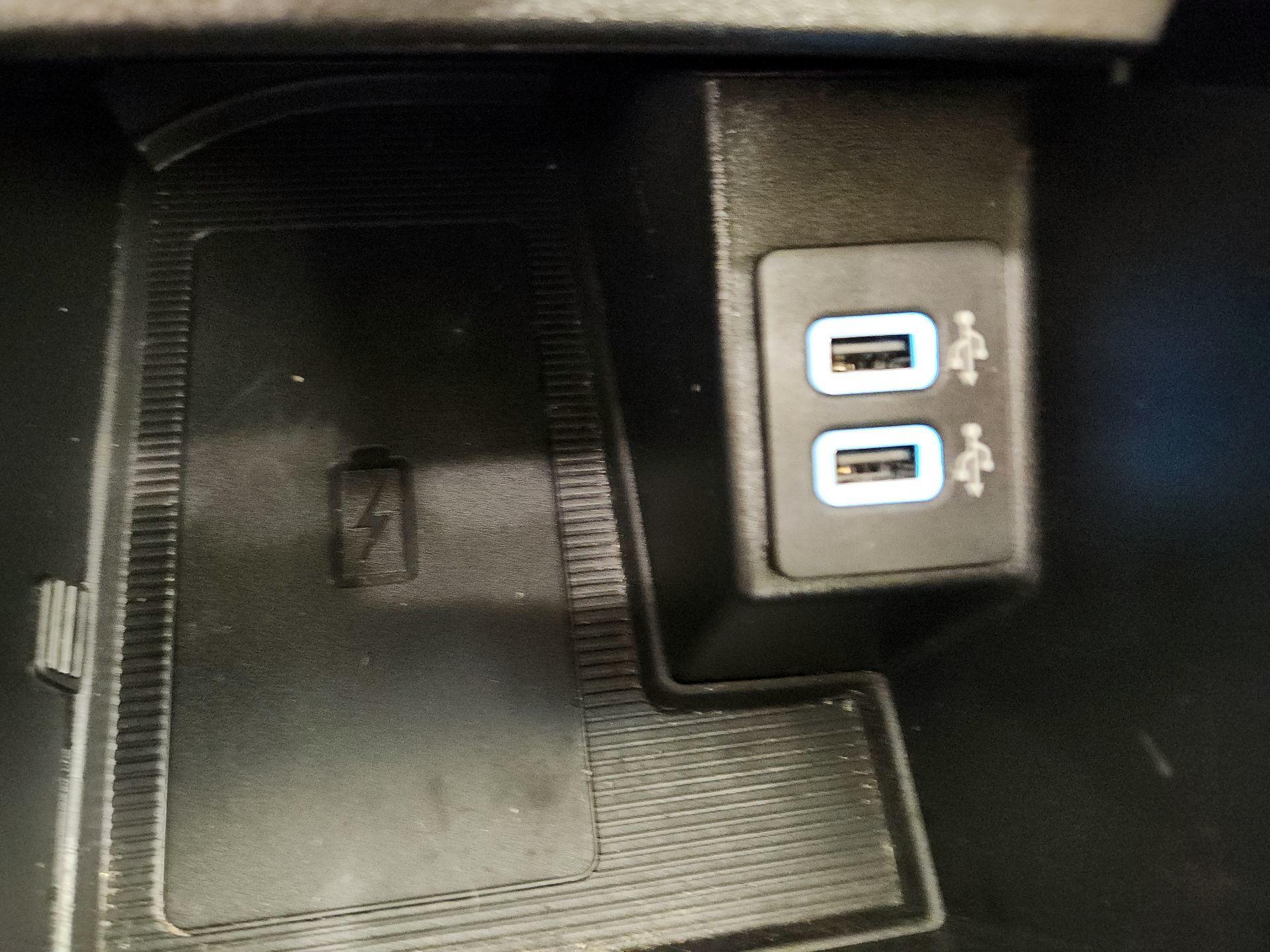 Thumbnail: 2020 Ford Edge - 19